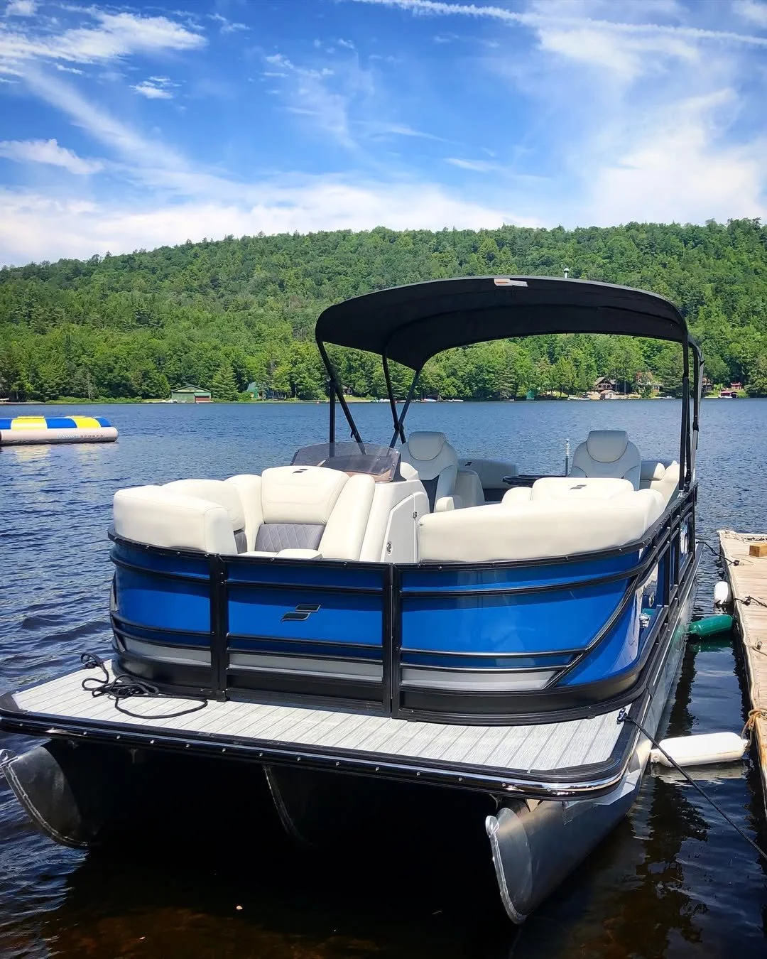 🚨 NEW RENTAL ALERT 🚨Brand new to our rental fleet is this beautiful StarCraft SLS-3 Tritoon wi.jpg