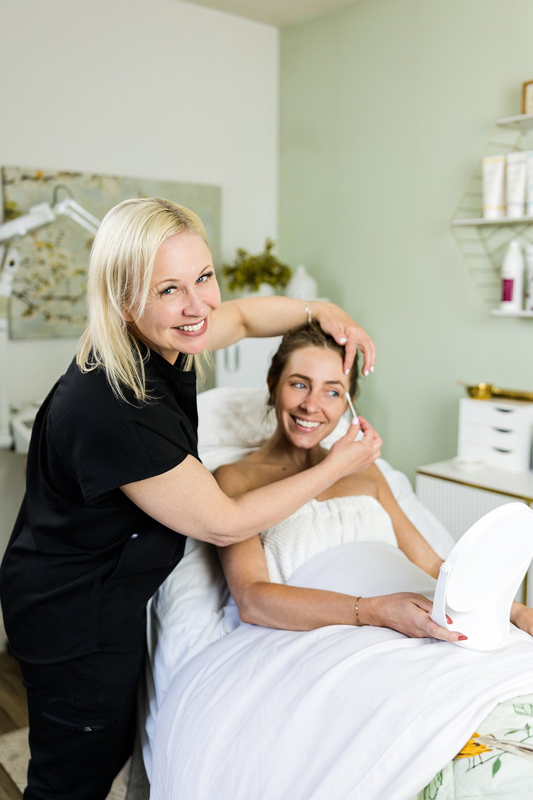 Client with Nichola Mente at Sage & Honey Spa