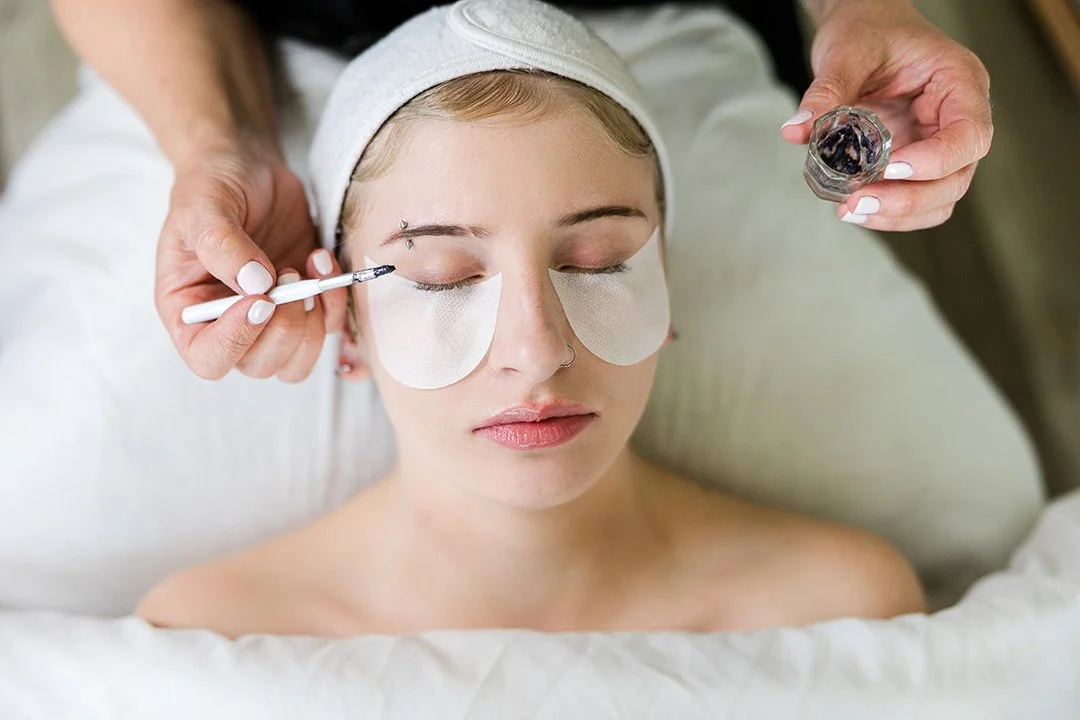 eyelash tinting in Bend, Oregon at Sage & Honey Spa