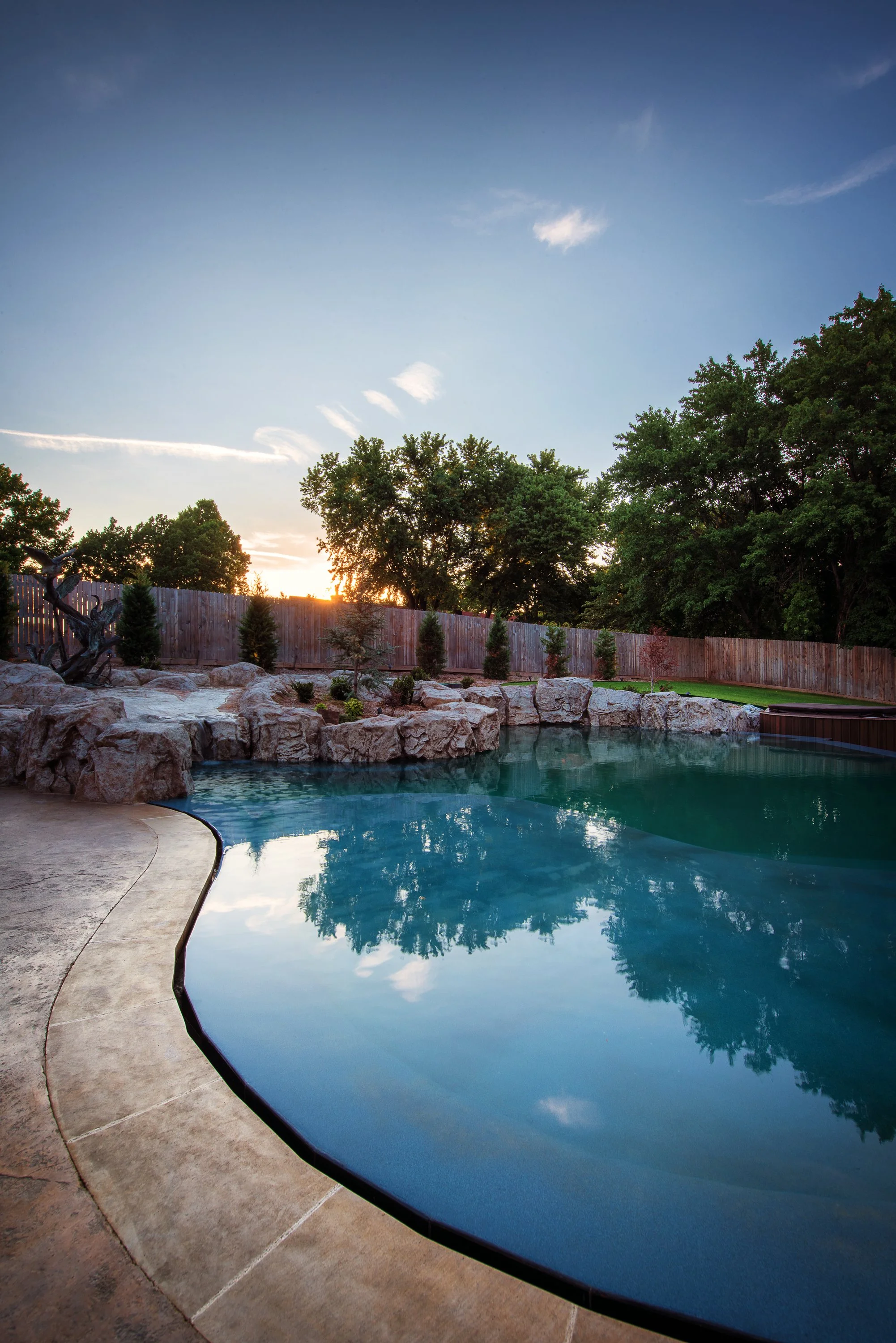 j Freefor Pool Perimeter Overflow.jpg