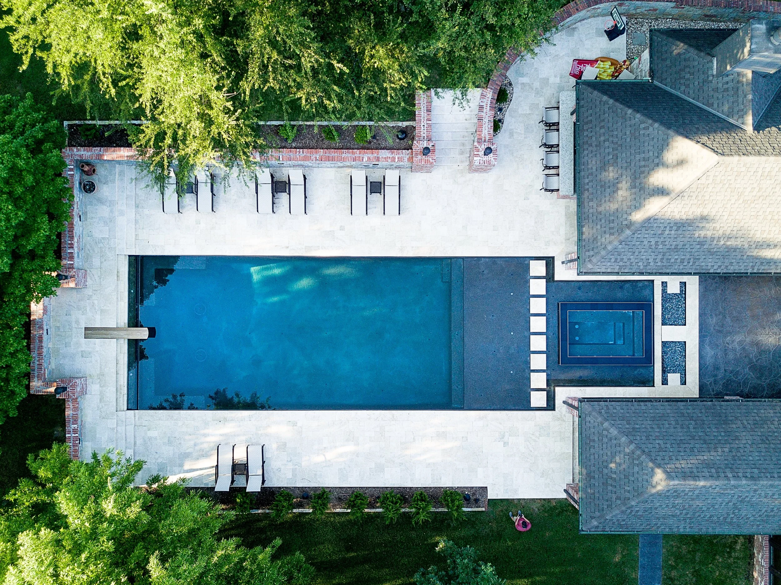 Perimiter Overflow Pool and Spa.jpg