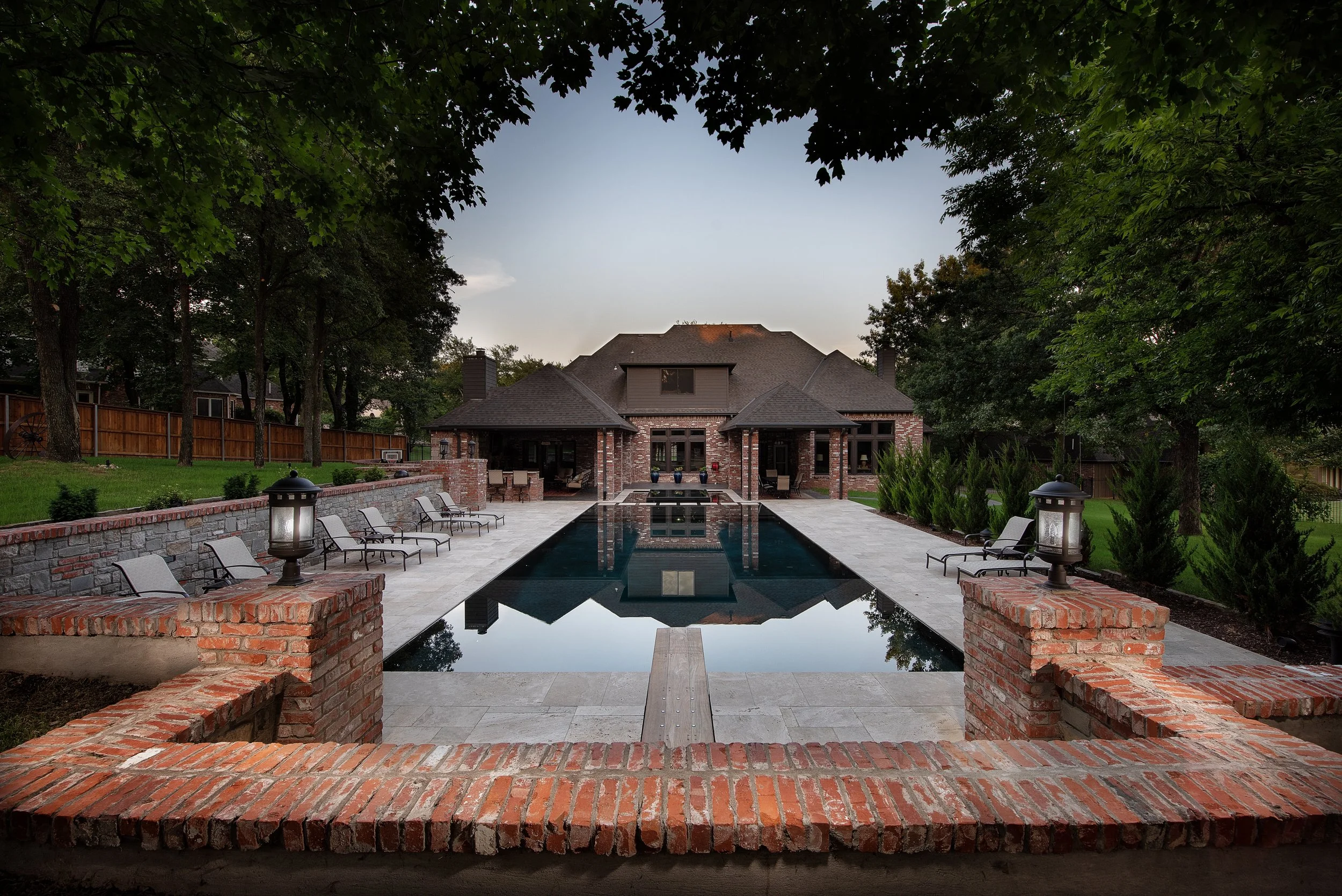 b Long Perimeter Overflow Pool.jpg