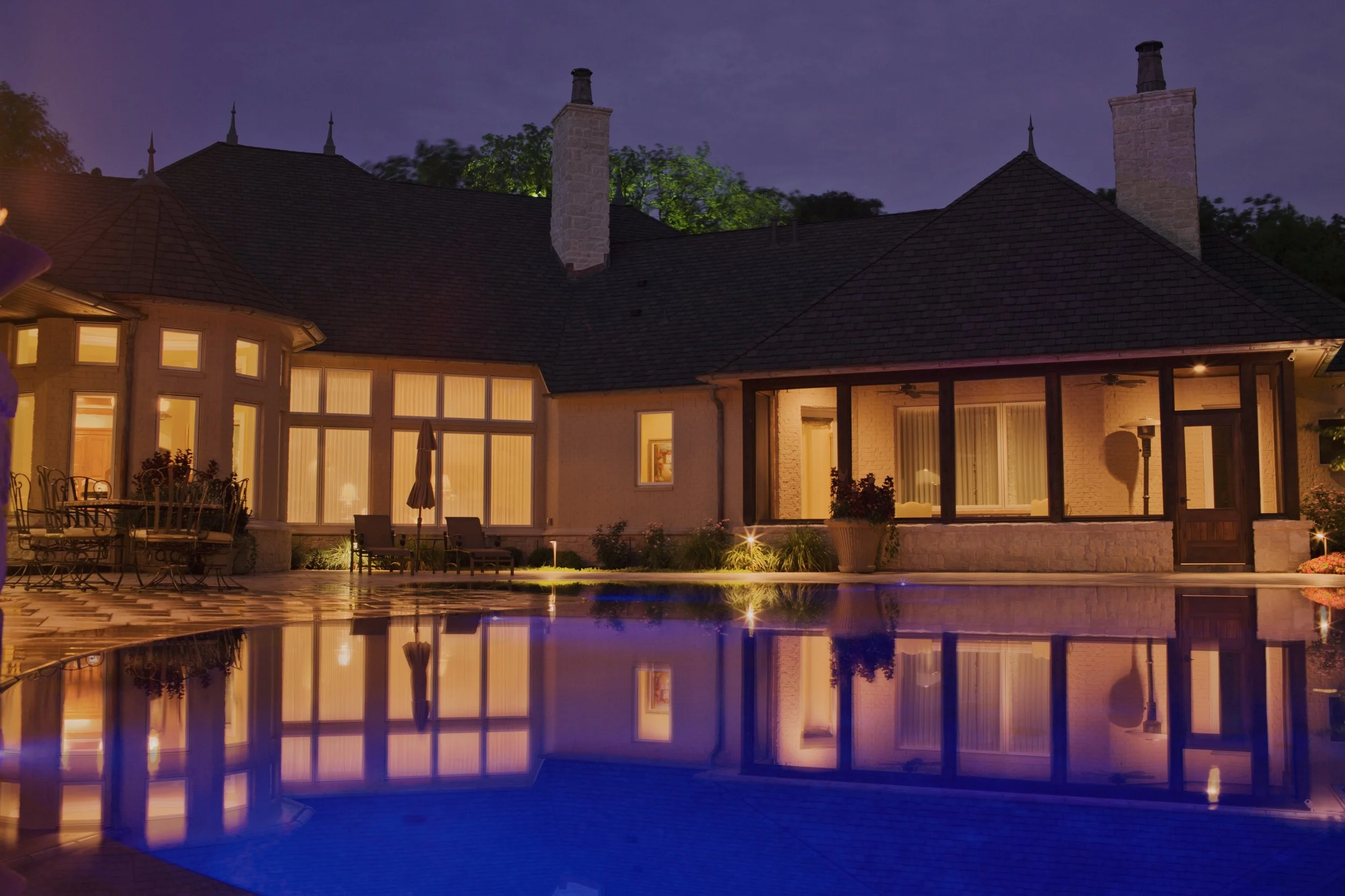 aa Concrete Home vanishing edge pool.jpg