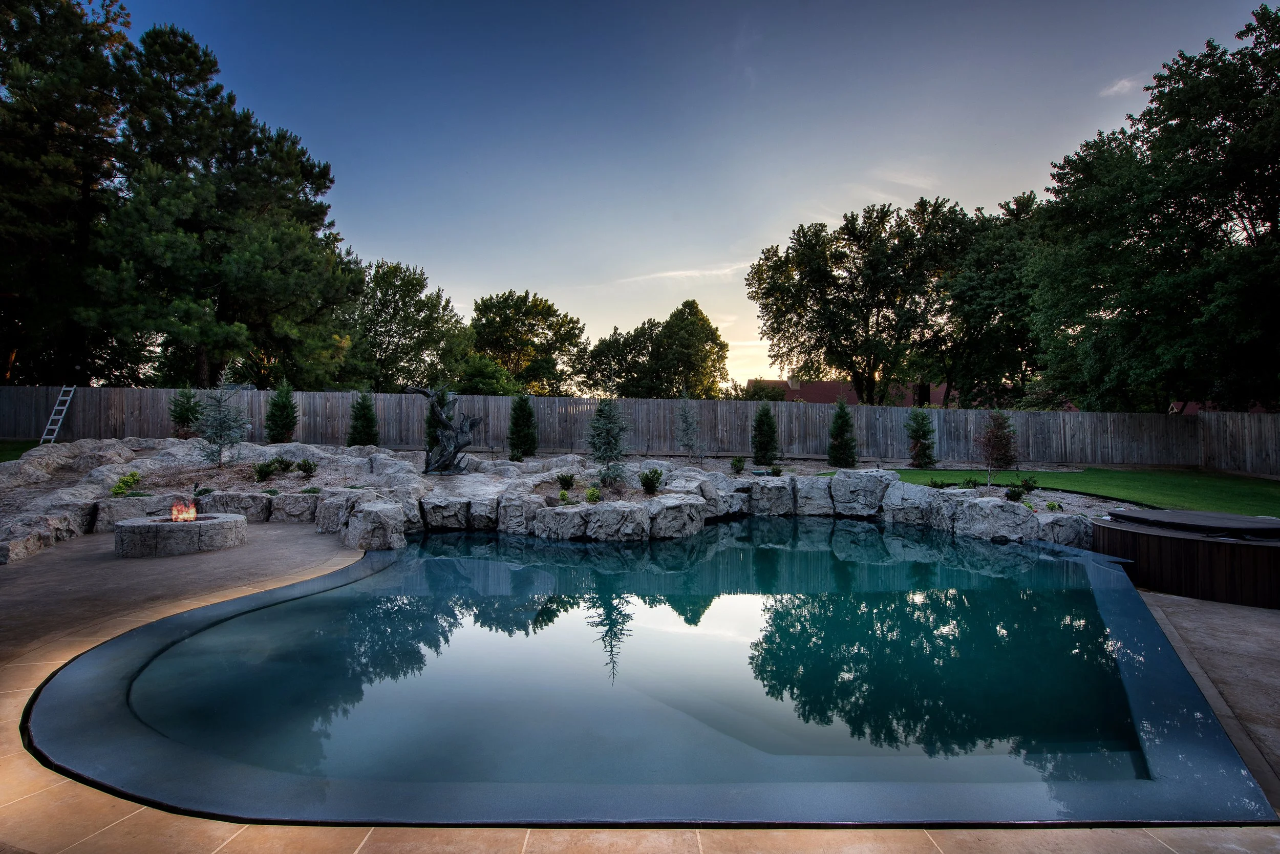 j Freeform Pool Fire Feature.jpg