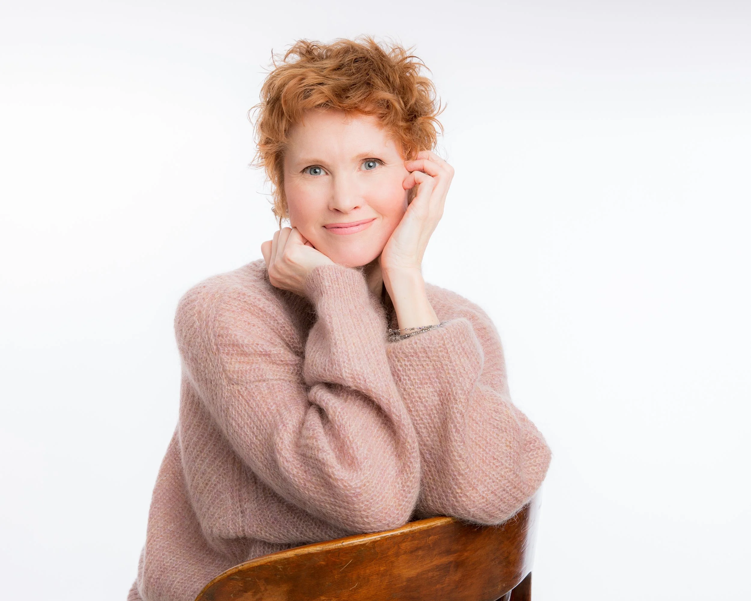 Headshot of Angela McKinney, author of Untangle and Thrive
