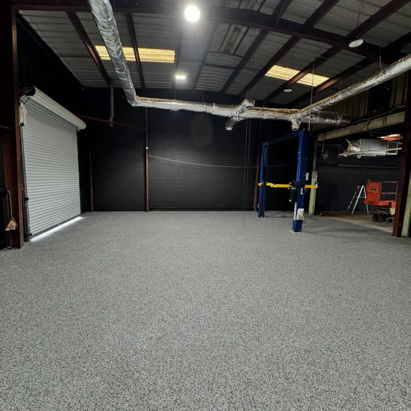 1500 SqFt Nightfall Flake system from a few weeks ago 💎📲 call today and let&rsquo;s get you dialed in. #HighluxCoatings