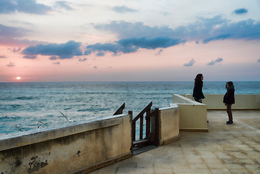 image du bord de mer à Fidar, lieu d'origine de la famille de l'auteur