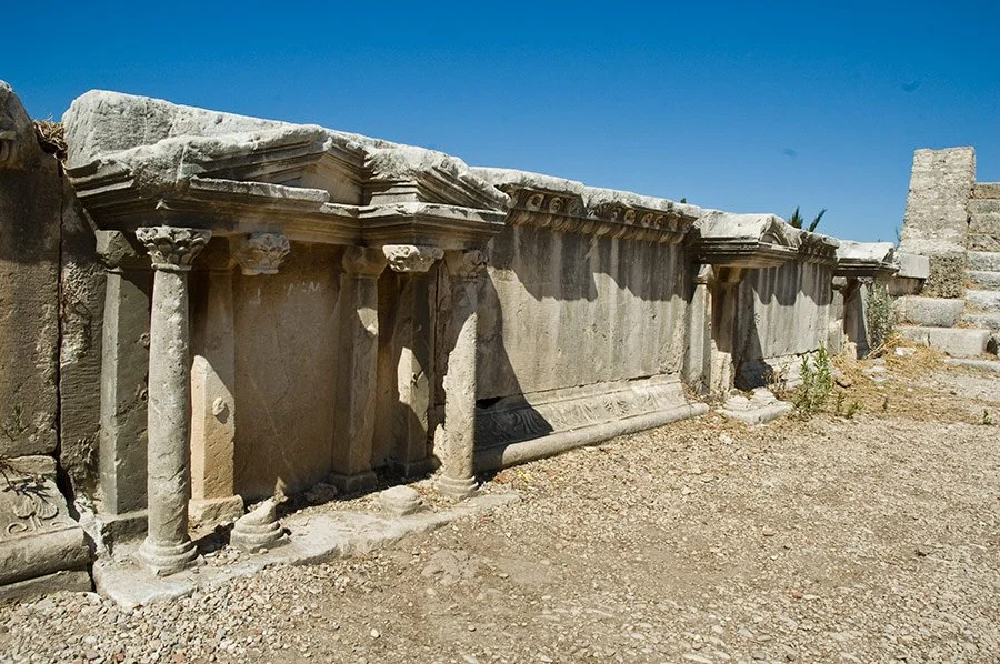 image de détail architectural du théatre romain à Byblos, site historique