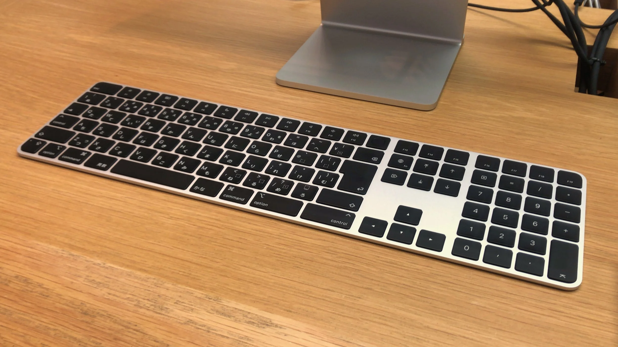 the quick brown fox jumps over the apple magic keyboard