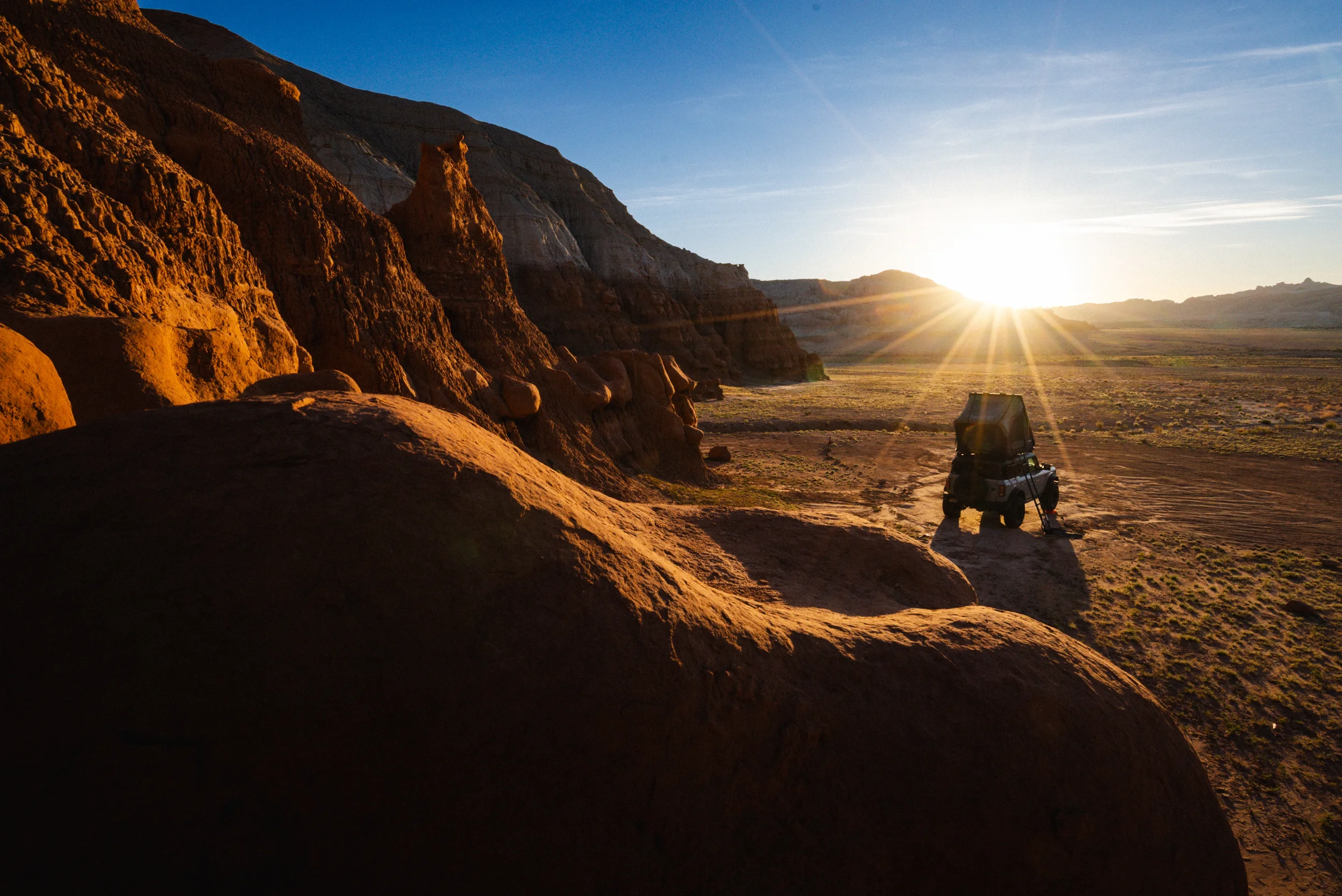 ford bronco with rtt camped near goblin valley