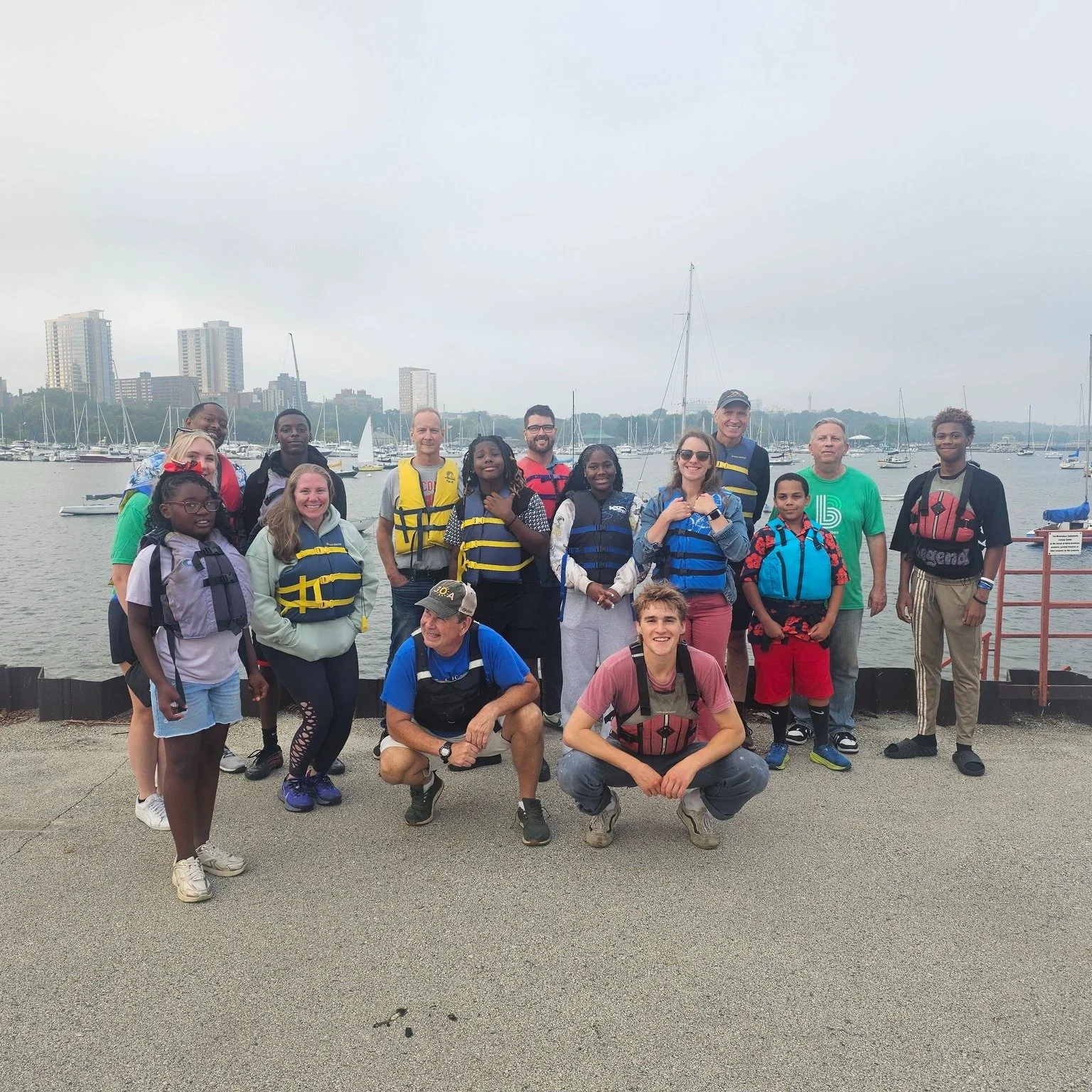 Summer nights are better on the water!⛵☀️ 

Our matches got to set sail on Lake Michigan and learn the ins and outs of rowing! A BIG thanks to @allhandsboatworks for an unforgettable evening of fun at the Milwaukee Community Sailing Center. 💙💚

Thi