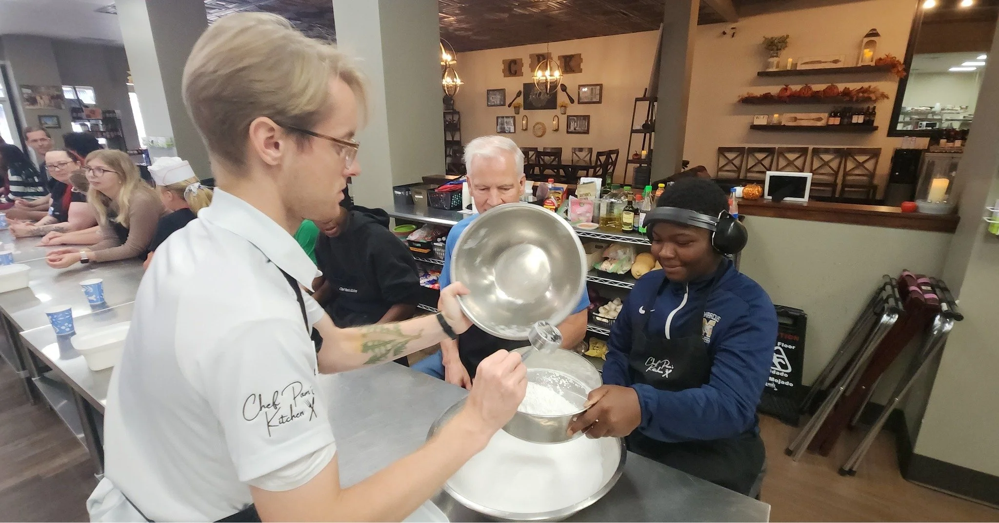 A Recipe for Connection &amp; Cooking!

Our Bigs and Littles spent the day at @chef.pams.kitchen learning valuable kitchen skills, and made some pizza dough completely from scratch.🍕

In addition to making pizza, we decorated campfire-themed cupcake