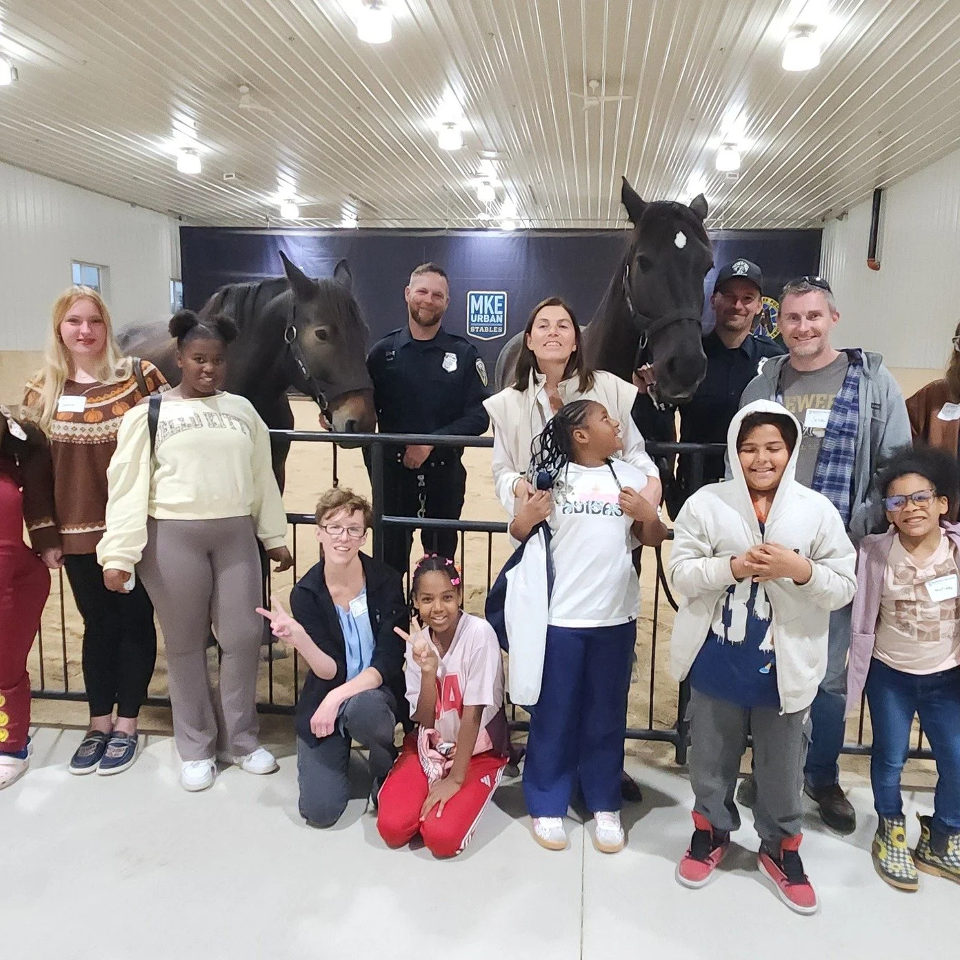 🐴✨ Our Matches had an incredible evening with @mpdmountedpatrolfoundation  and @mkeurbanstables!

Bigs and Littles learned about the Mounted Patrol's role in serving and protecting our community while meeting the officers and horses. 💚

They also p