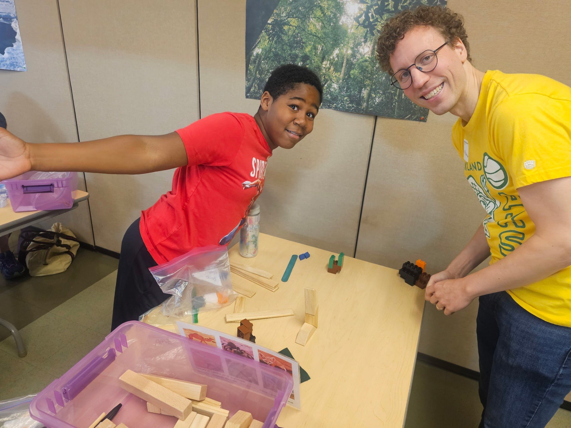 Thanks to the @milwaukeecozoo for a fun day of learning, creativity, and adventure! 💚

Our matches got creative designing &amp; building animal habitats while learning about the four things every animal needs to thrive: food, water, shelter, and spa