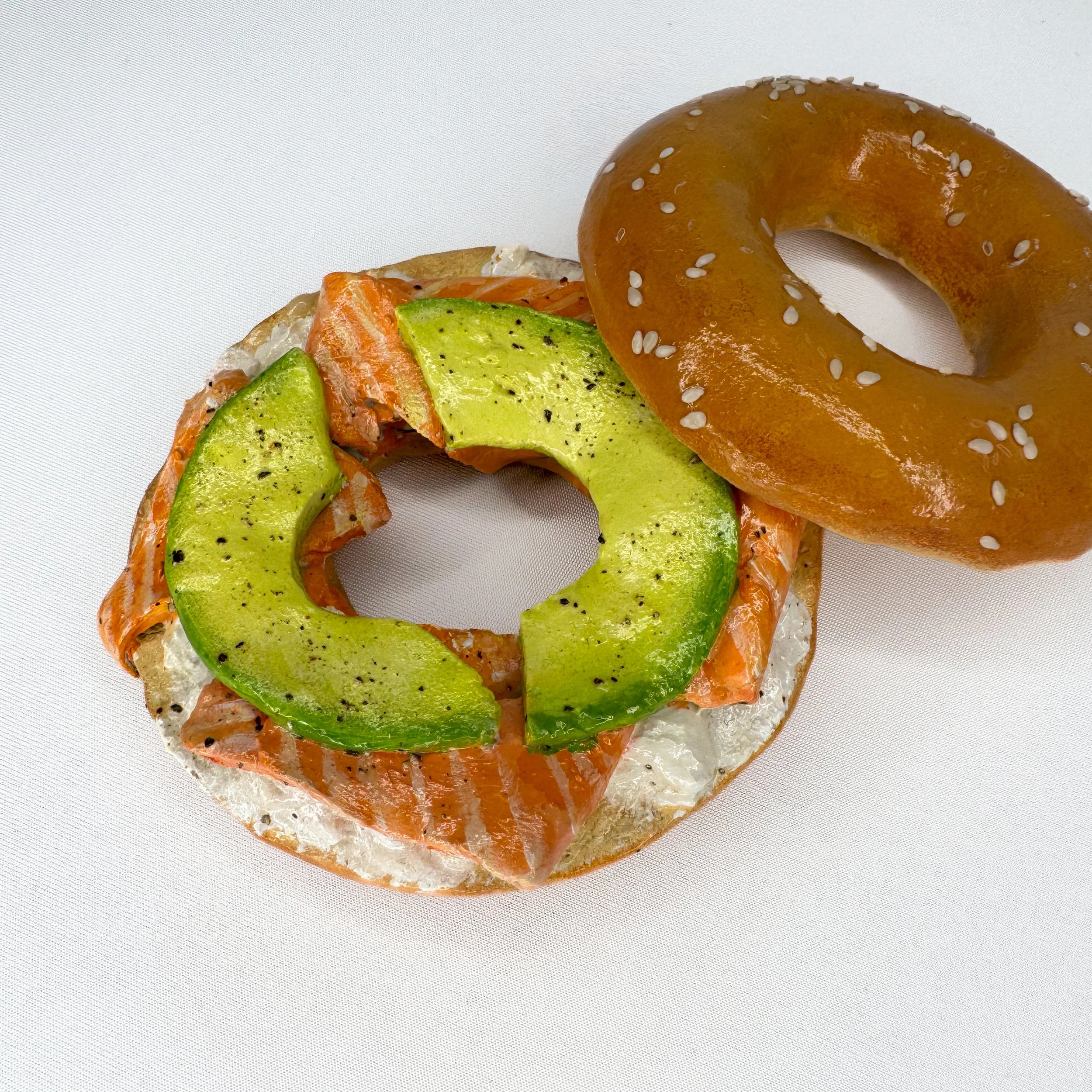 Bagel saumon avocat cream cheese