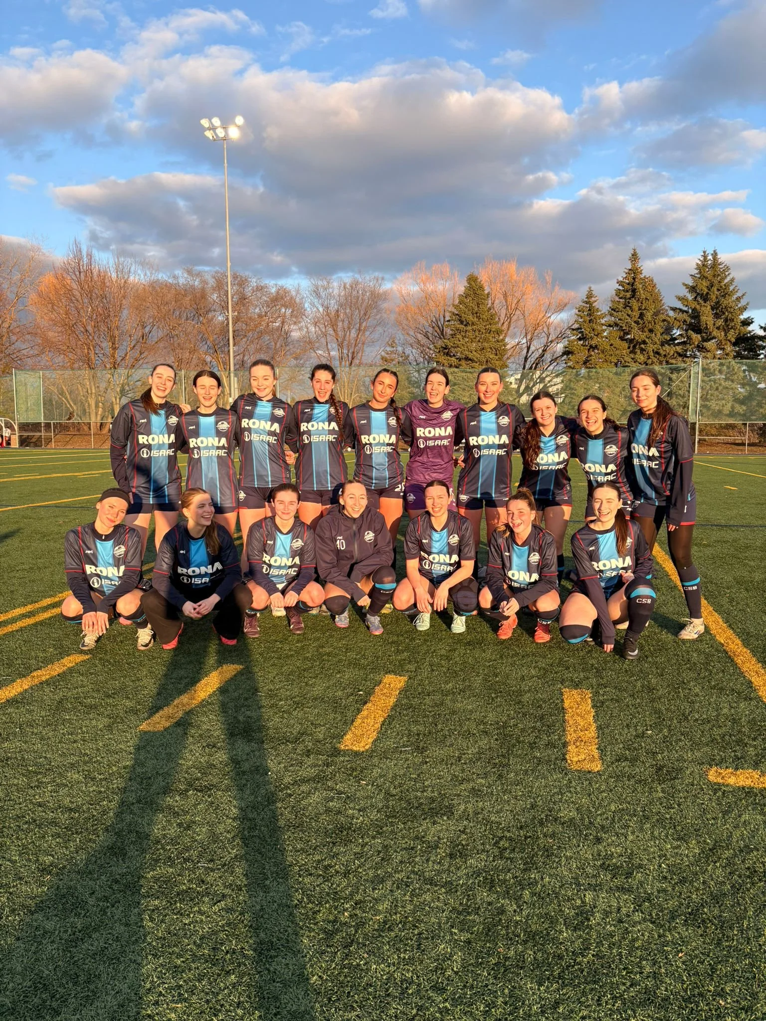 LS Pro U21+ féminin, Division 2 : Saint-Hubert vise le titre, Révolution s'accroche