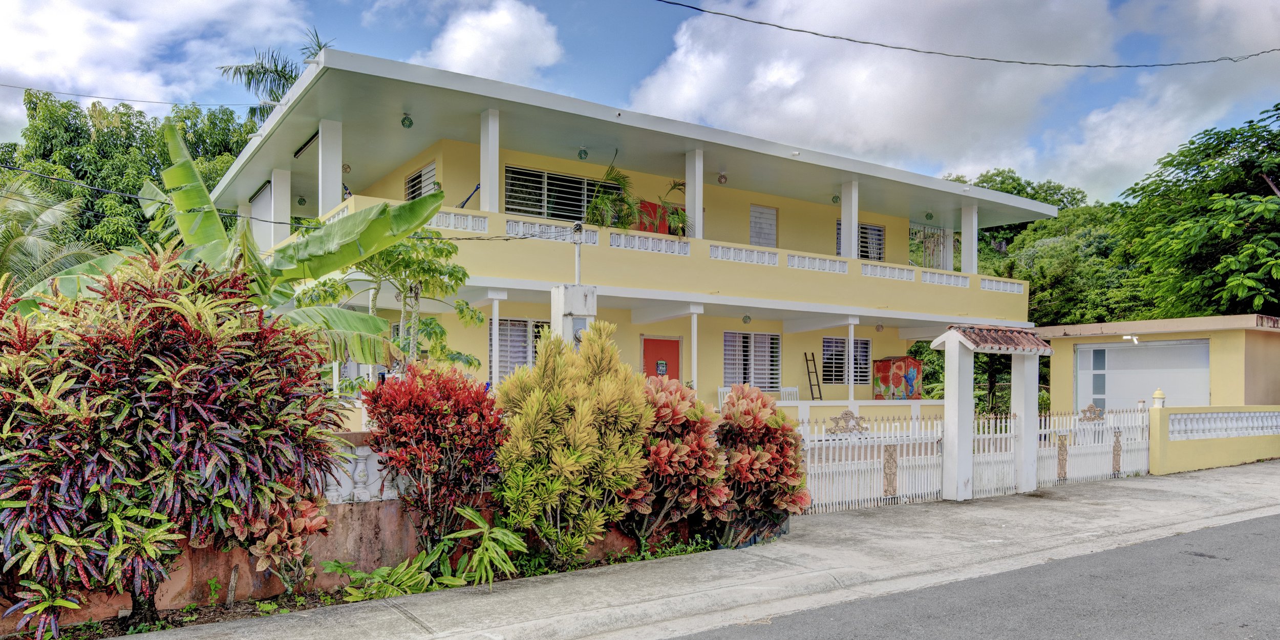 Ceiba_Exterior_Banner-2x1.jpg