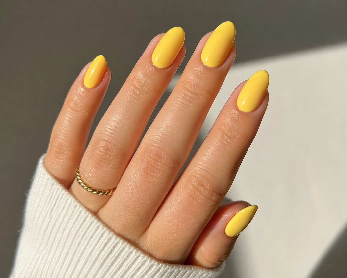 yellow nails