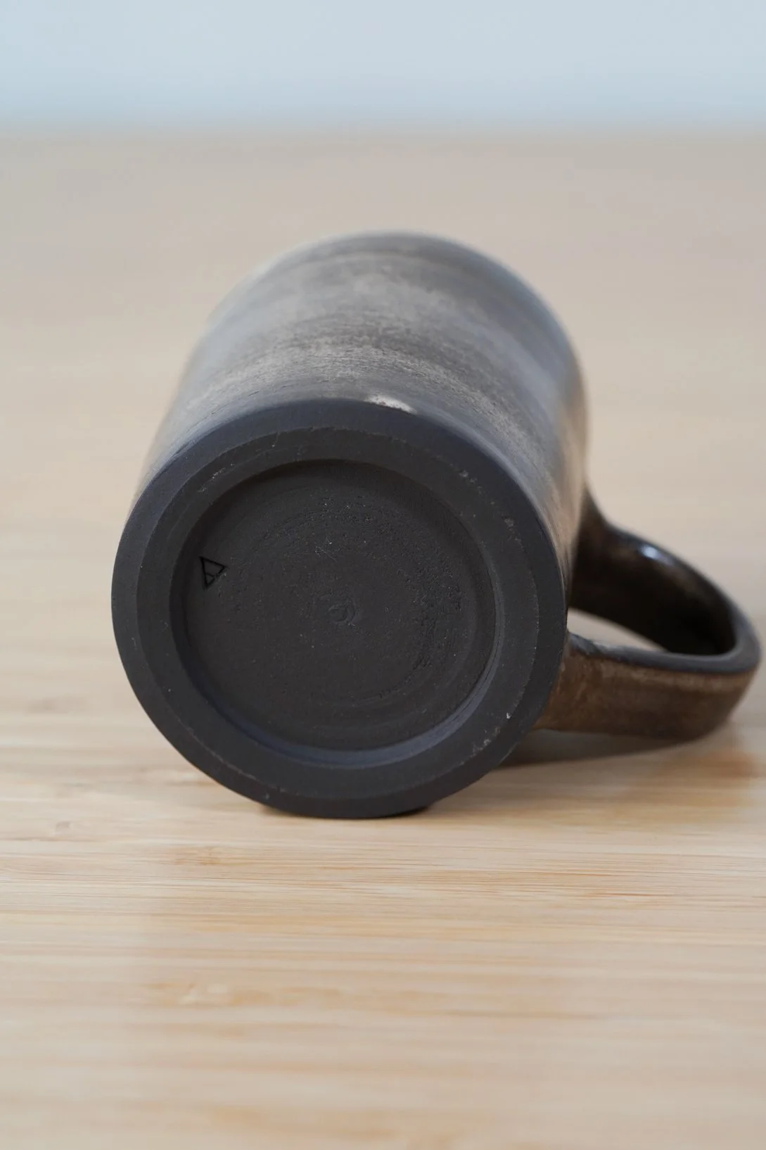 black_lamina_mug_2_bottom.jpg