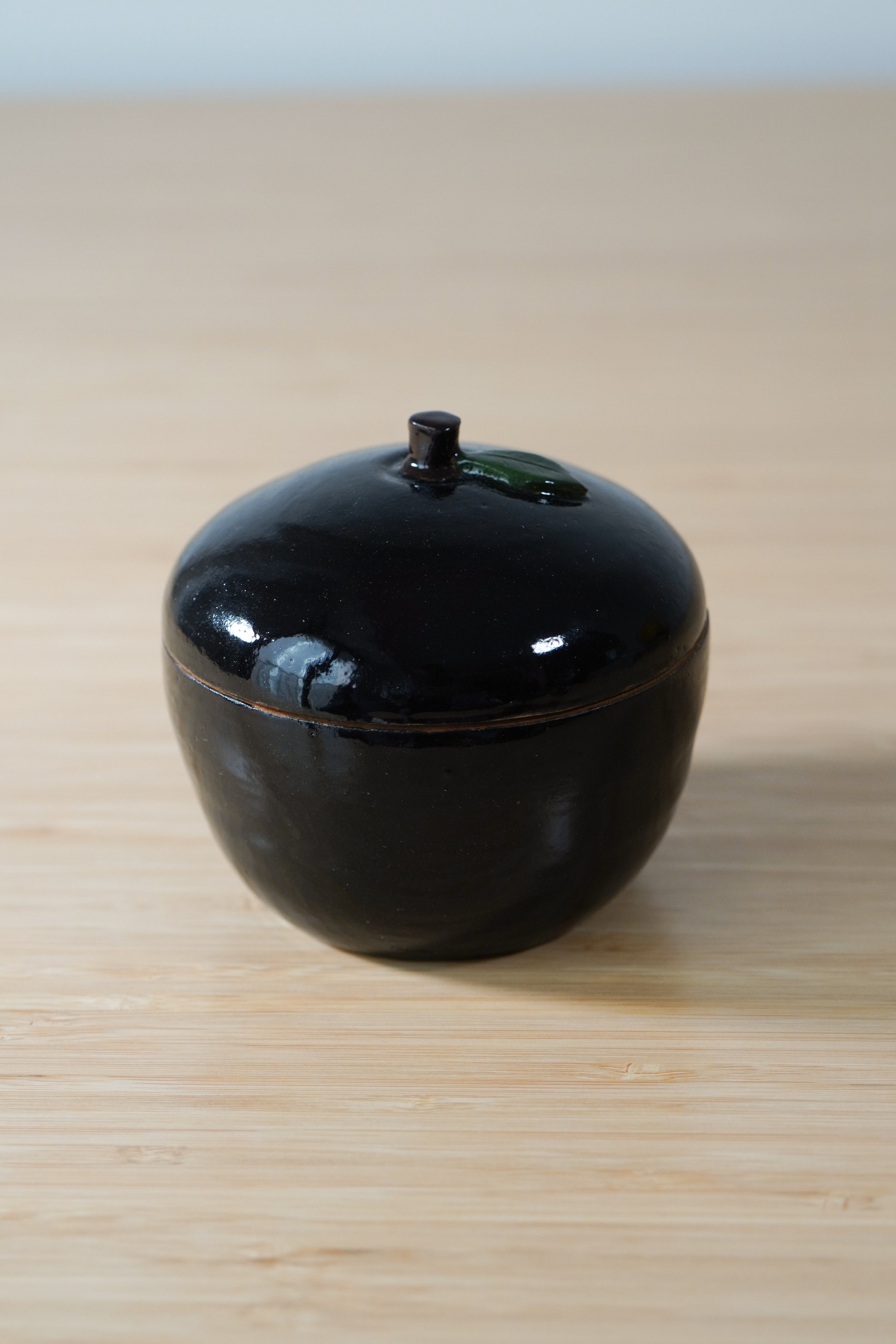 Black Apple Jar