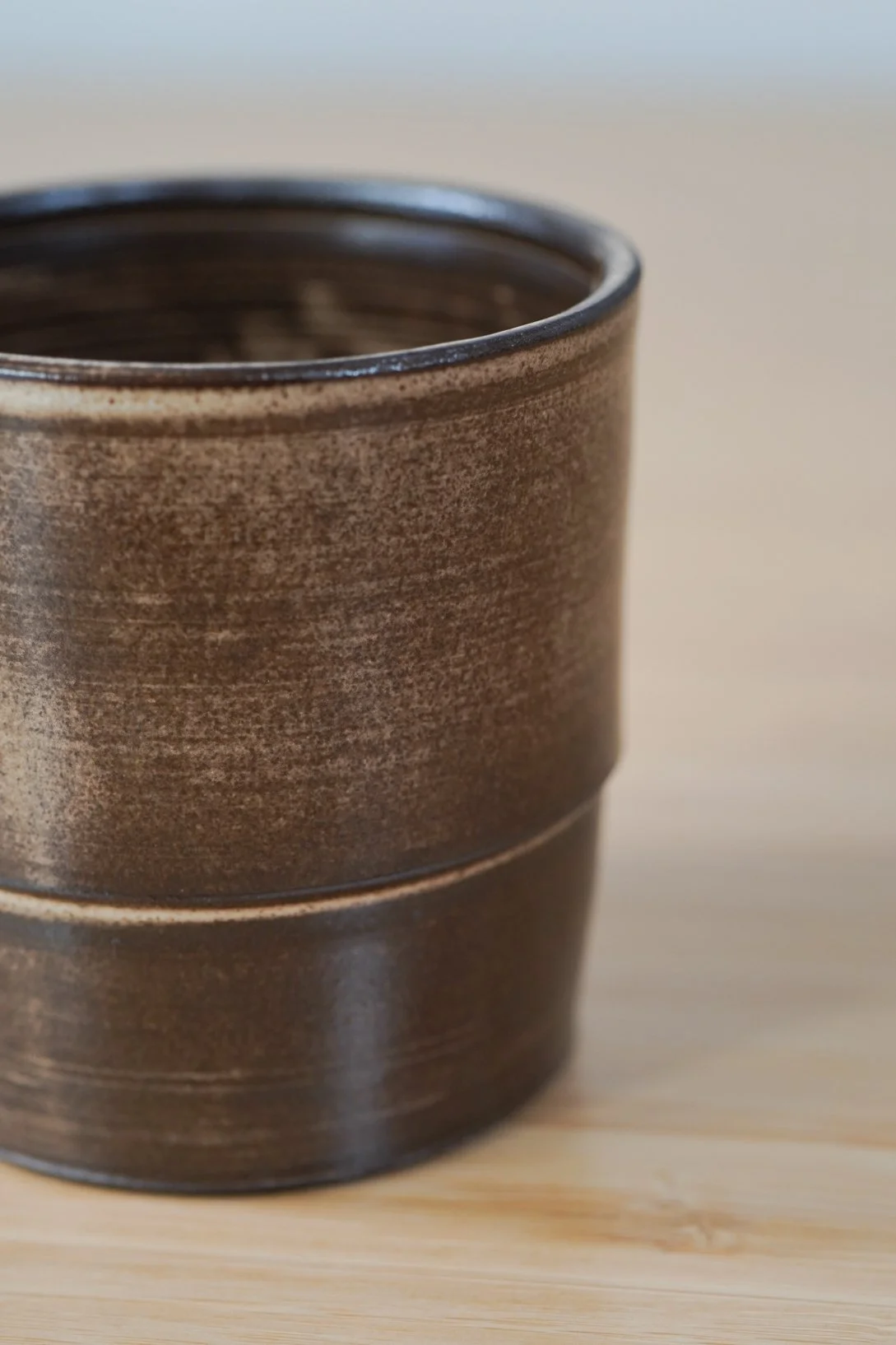 black_lamina_bevel_mug_2_detail.jpg