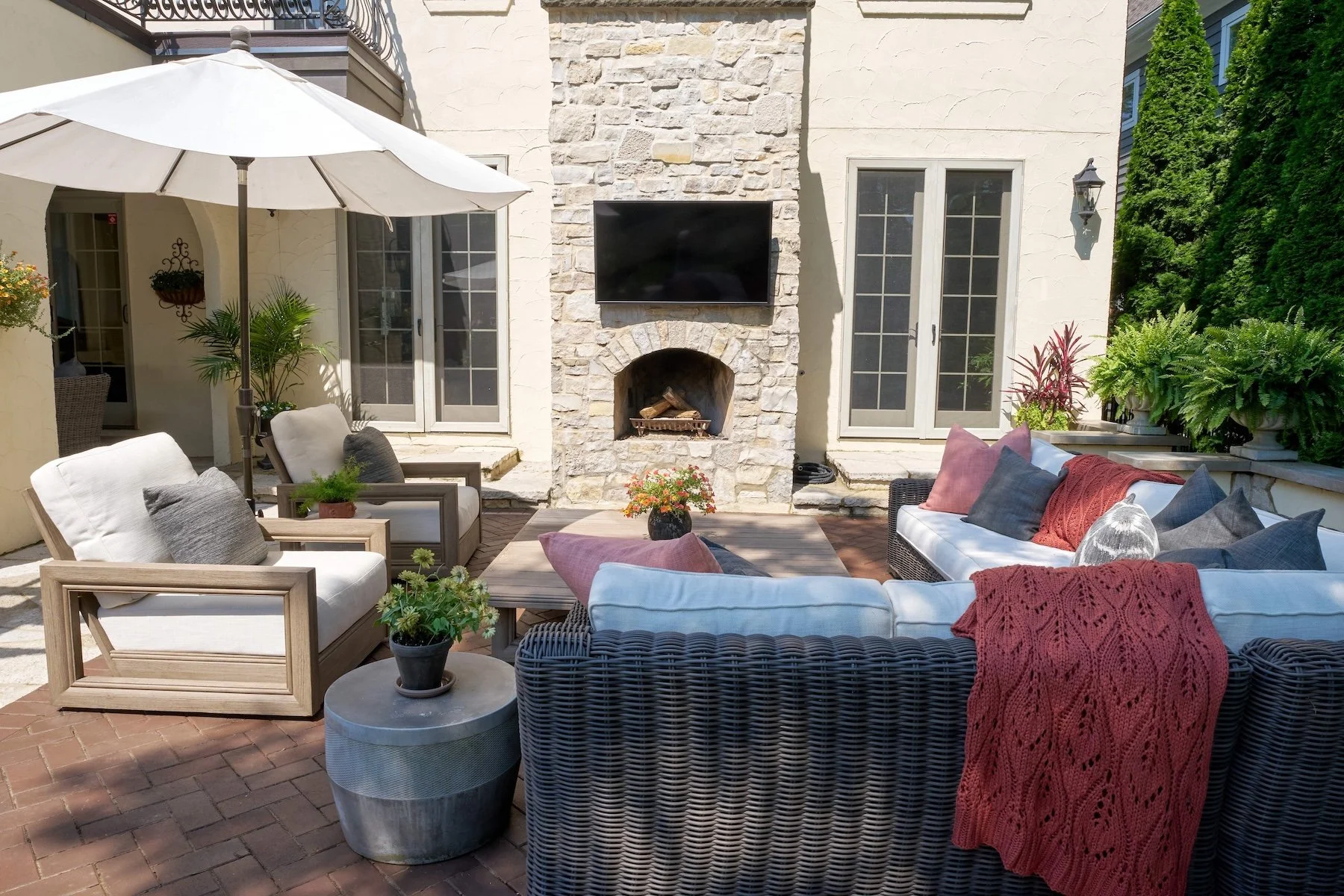 Outdoor fireplaces in Glencoe, IL