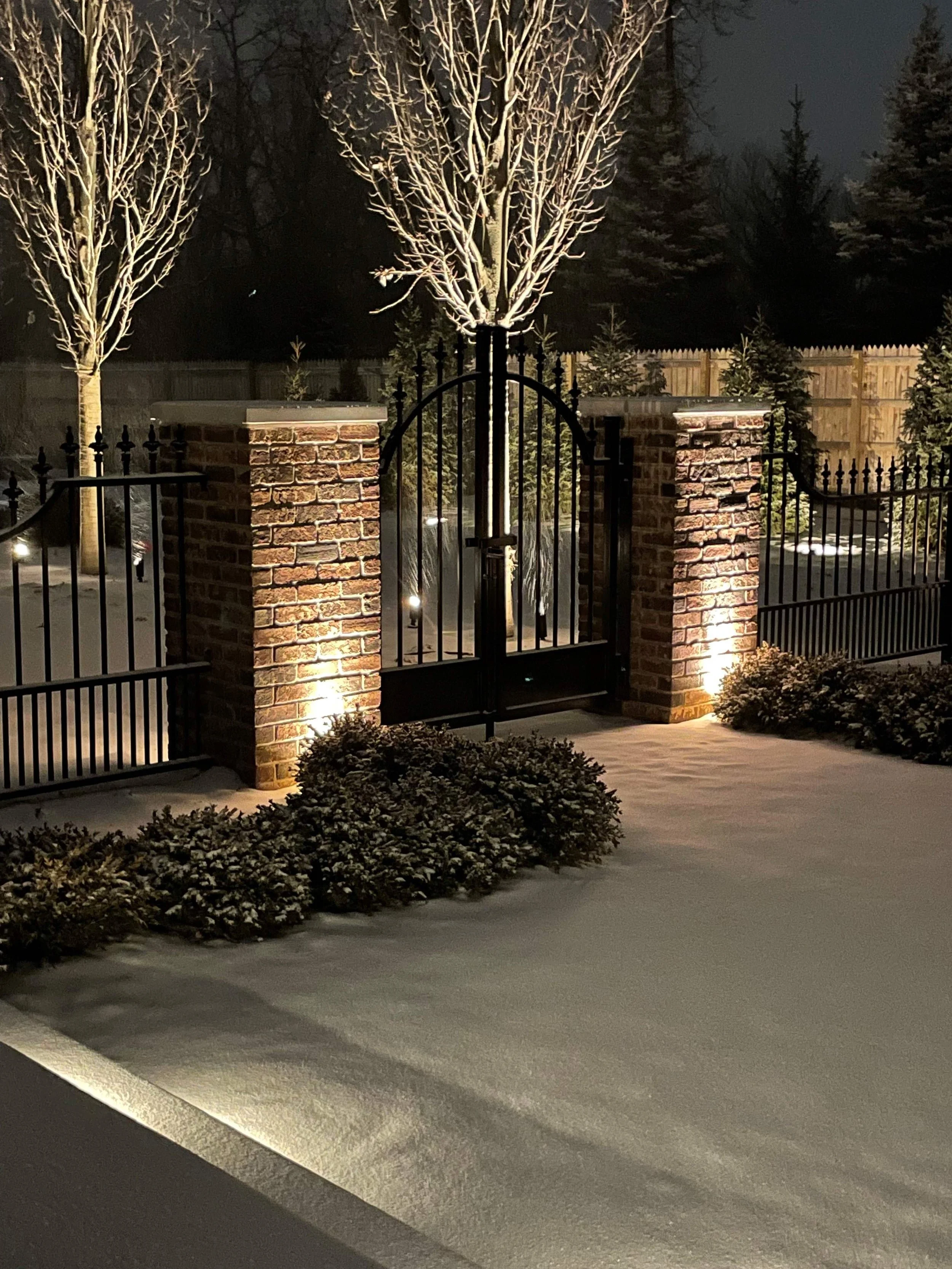 outdoor lighting installation in Glencoe, IL
