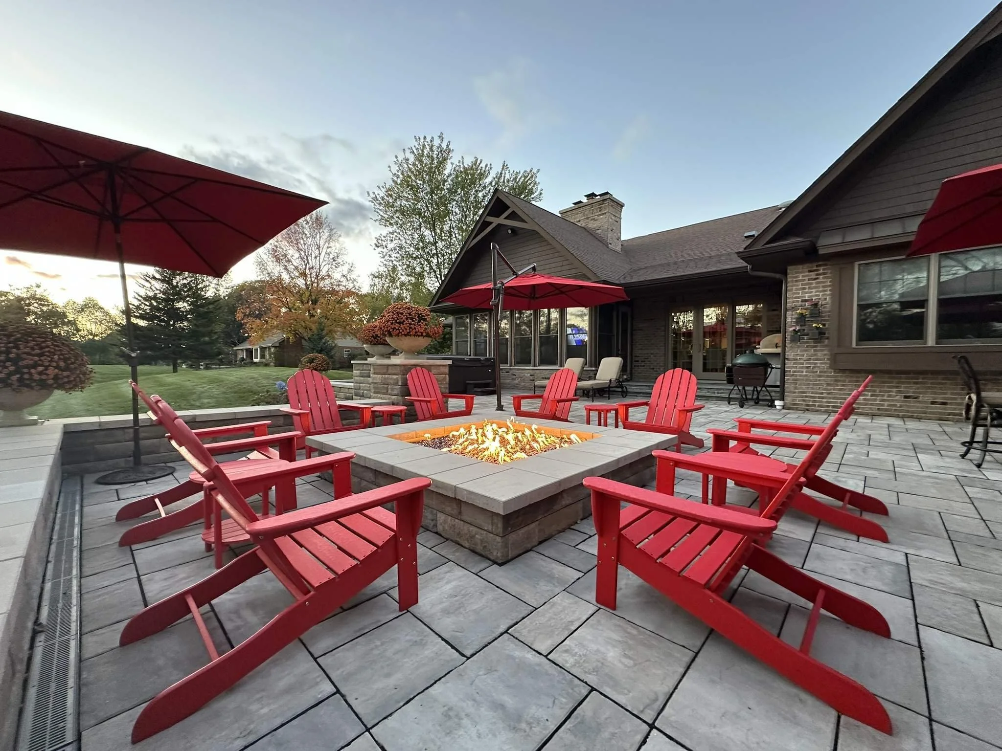 backyard fire pit and paver patio by ILT Vignocchi