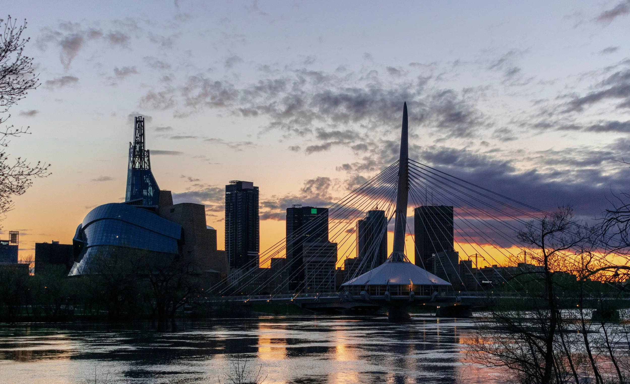 Silhouette of the city of Winnipeg featuring the Canadian Museum for Human Rights