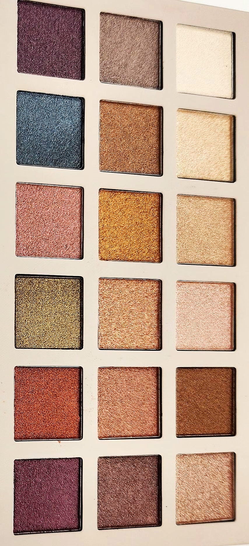 18pc Satin Eyeshadow Palette 18g/0.63oz