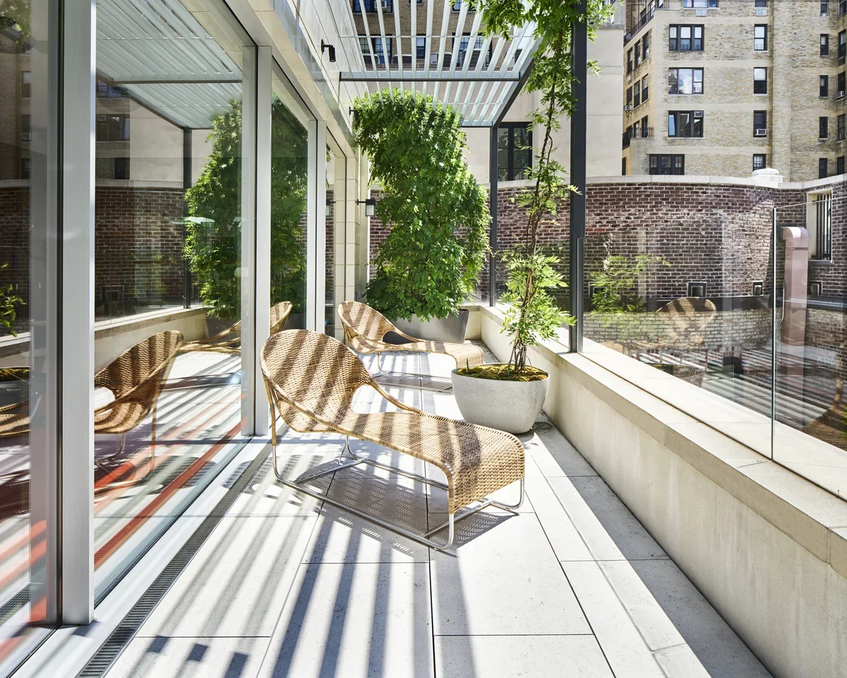 KHOYT_060706_residence_shot01.jpg.webp