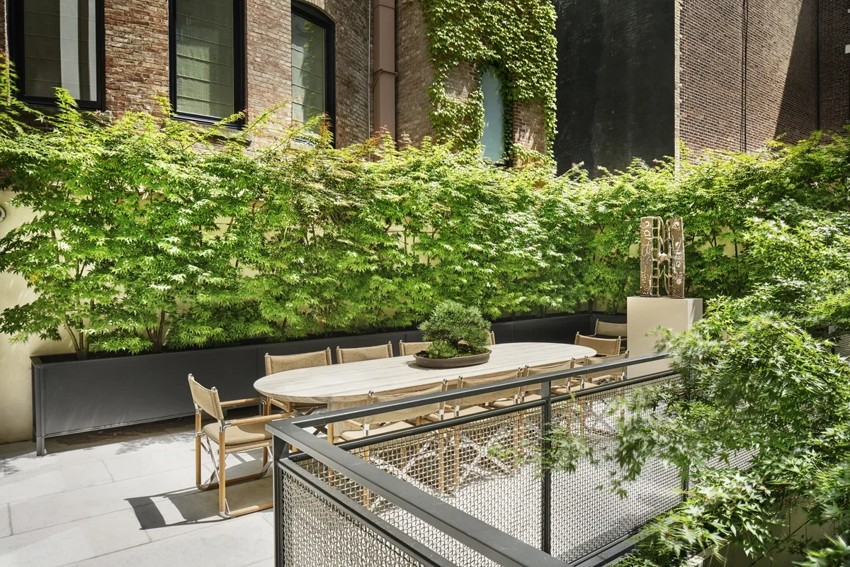 KHOYT_060706_residence_shot13.jpg.webp
