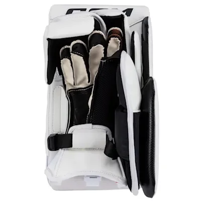 ccm-axis-2-pro-goalie-blockers-senior.webp
