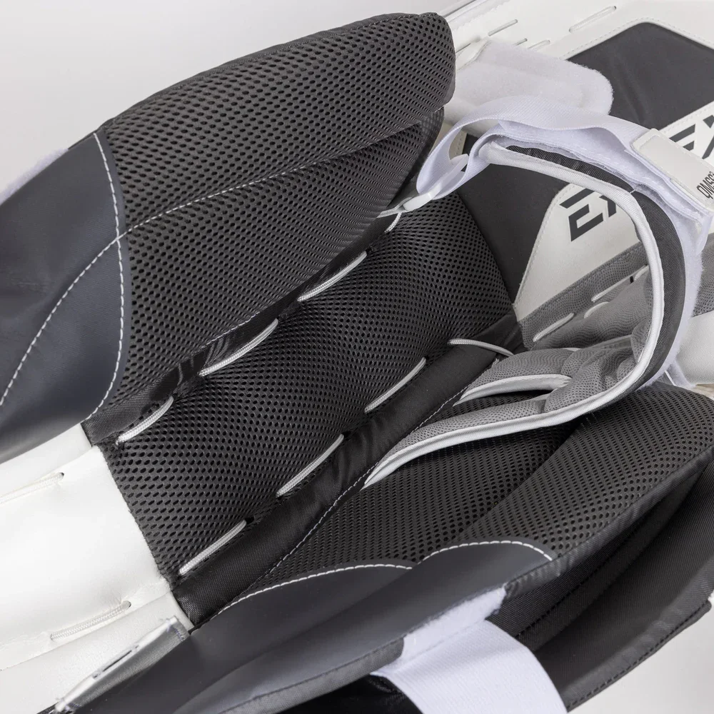 ccm-eflex-7-pro-goalie-leg-pads-sr-wh-gy-detail-0187_1000x.jpg.webp