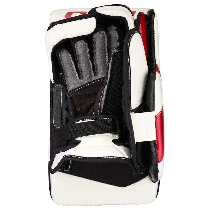 ccm-eflex-7-9-chicago-intermediate-goalie-blocker-1498386-818x818-g0.webp