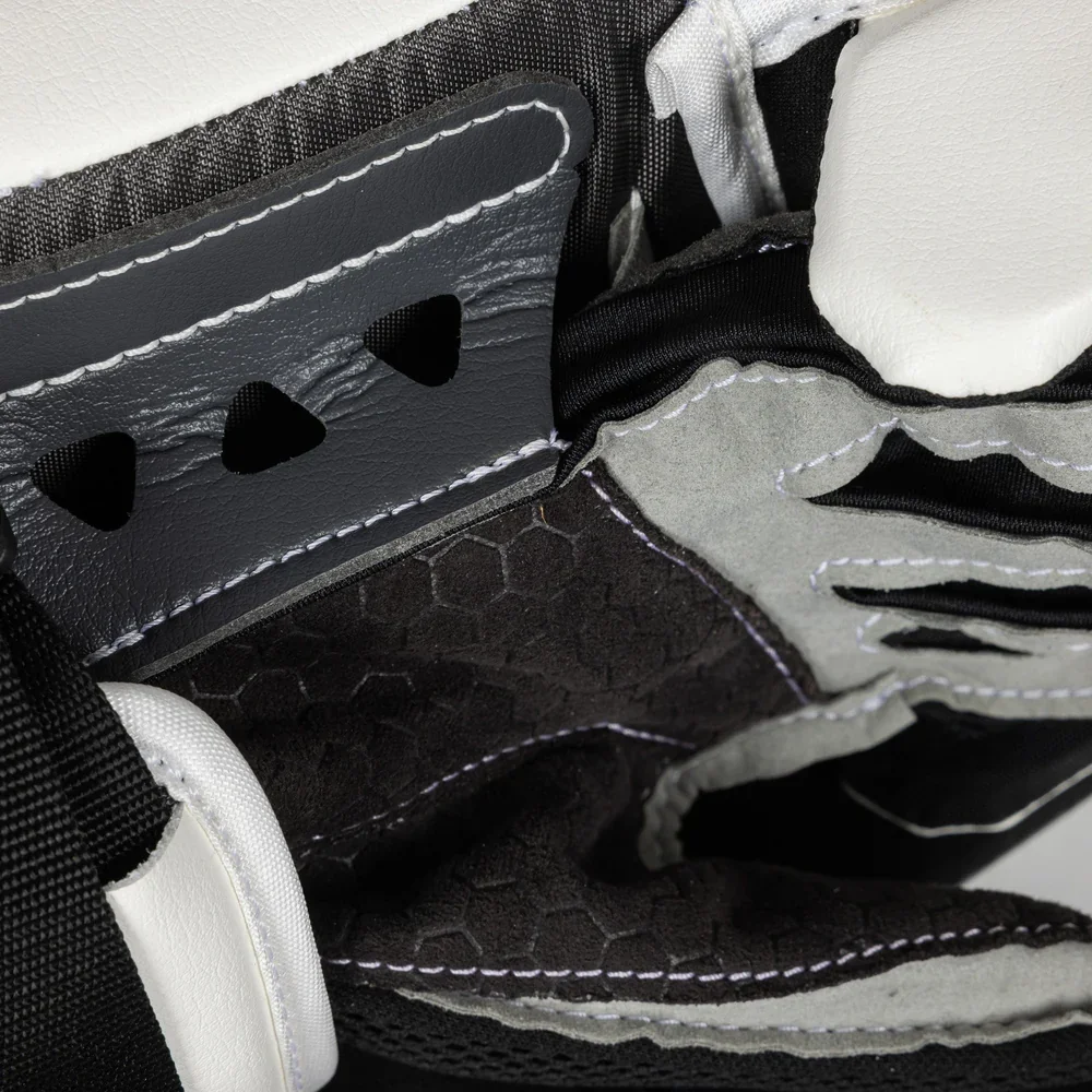 ccm-eflex-x7-pro-goalie-blocker-sr-wh-gy-detail-0854-1_1000x.jpg.webp