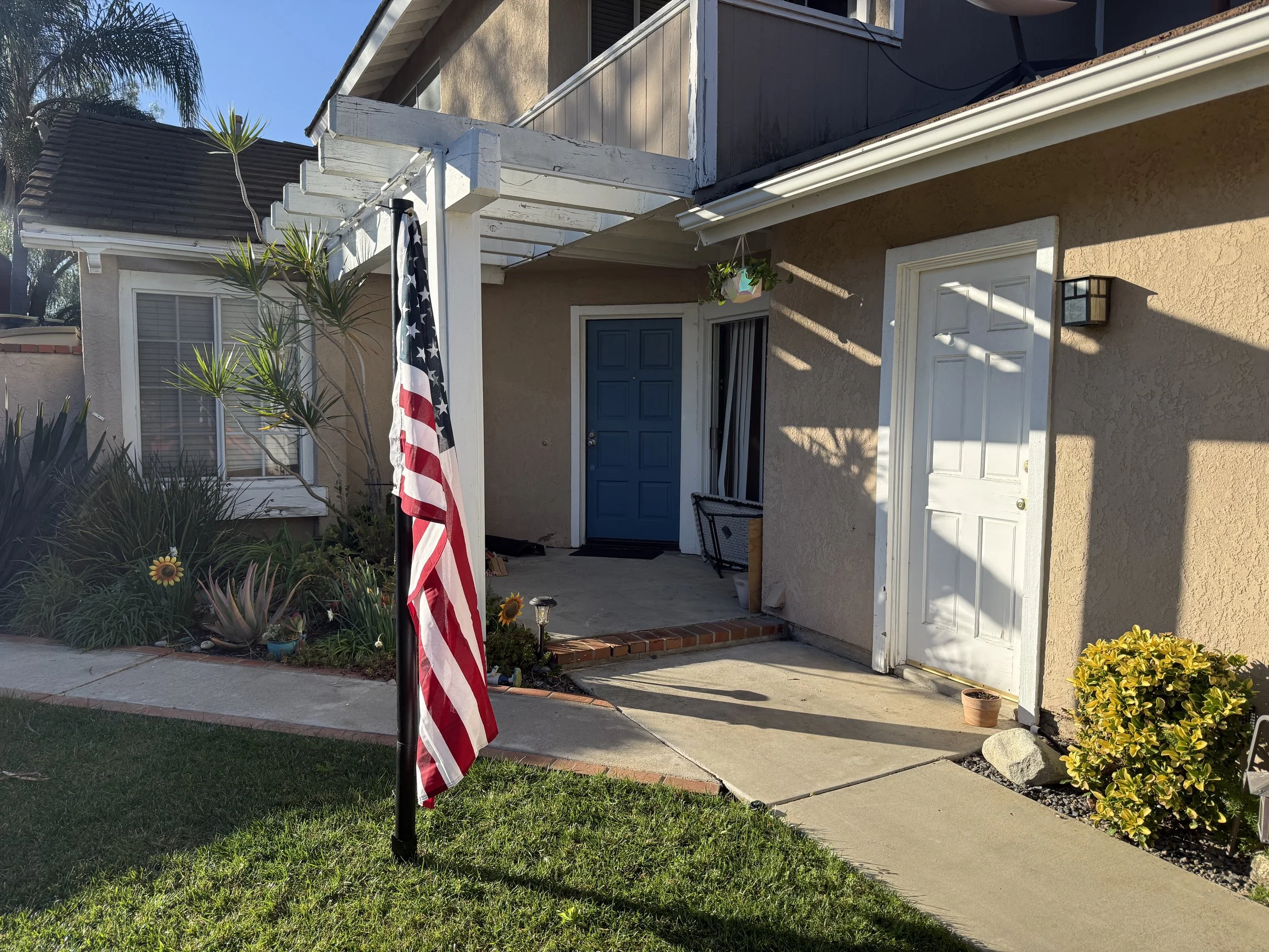 YORBA LINDA FLAG SERVICE - Annual subscription - Carson