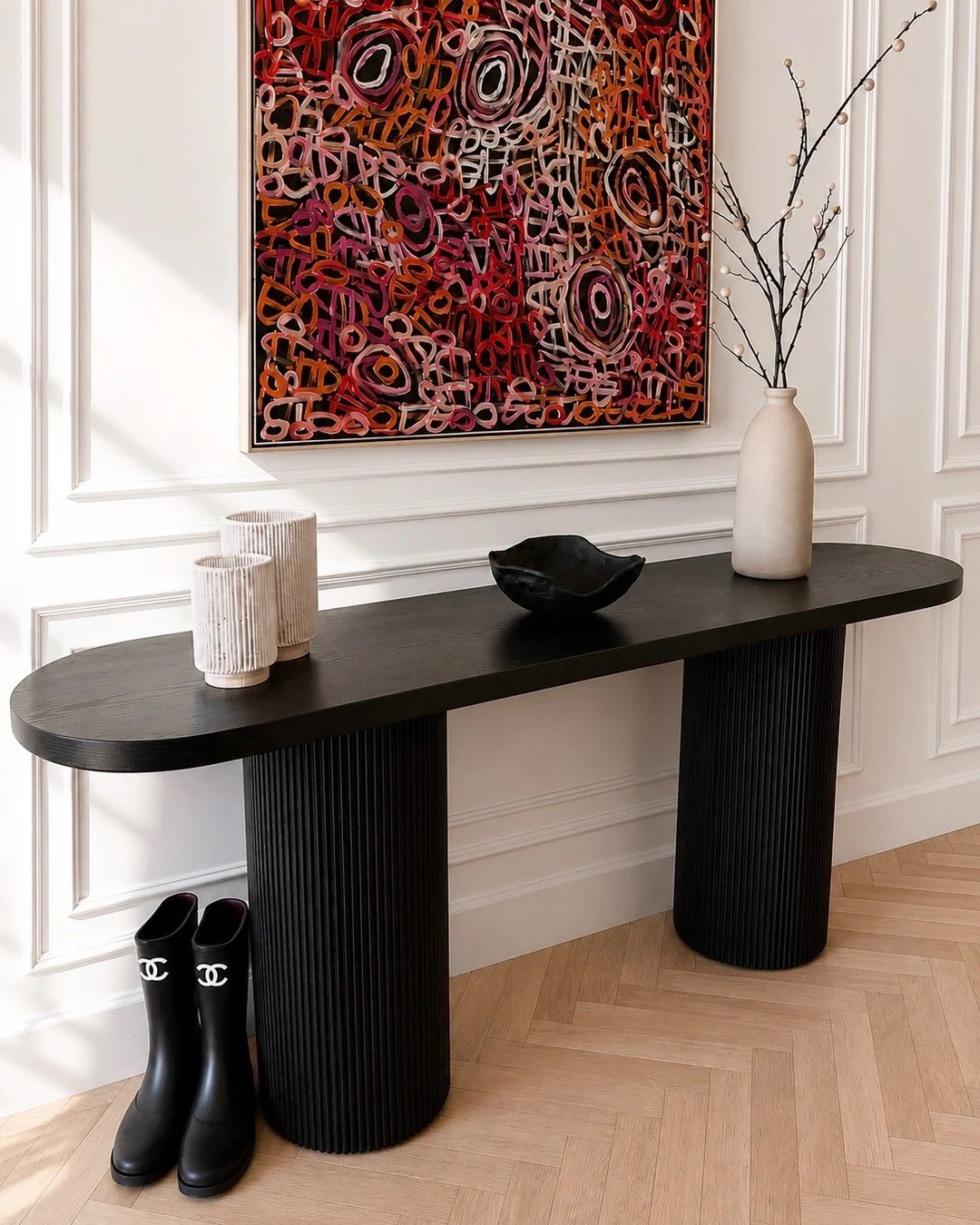 Herringbone, wood panelling, round shapes and this beautiful painting by Charmaine Pwerle, @pwerlegallery