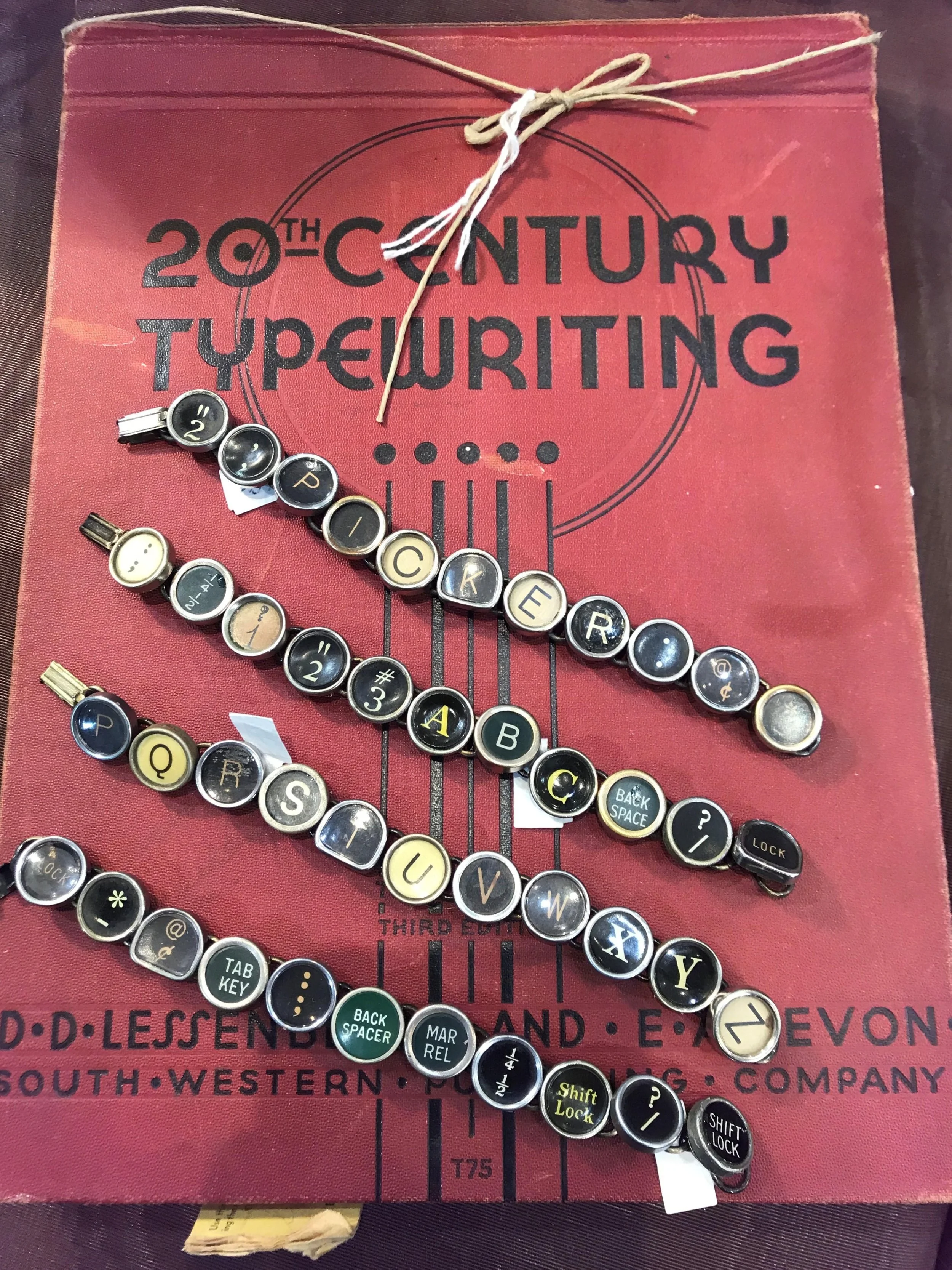 typebook.bracelet.26.jpg