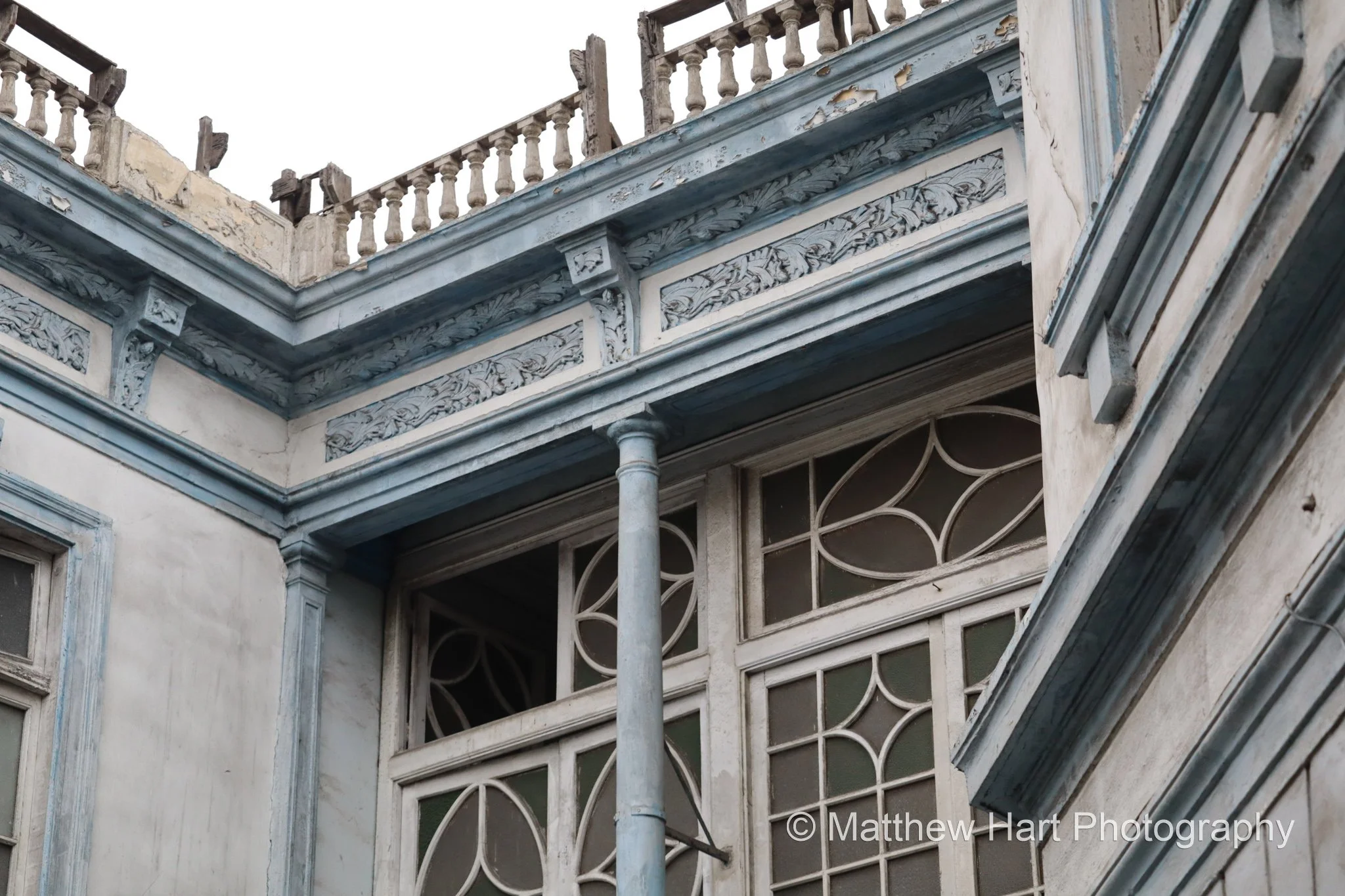 Fading Grandeur