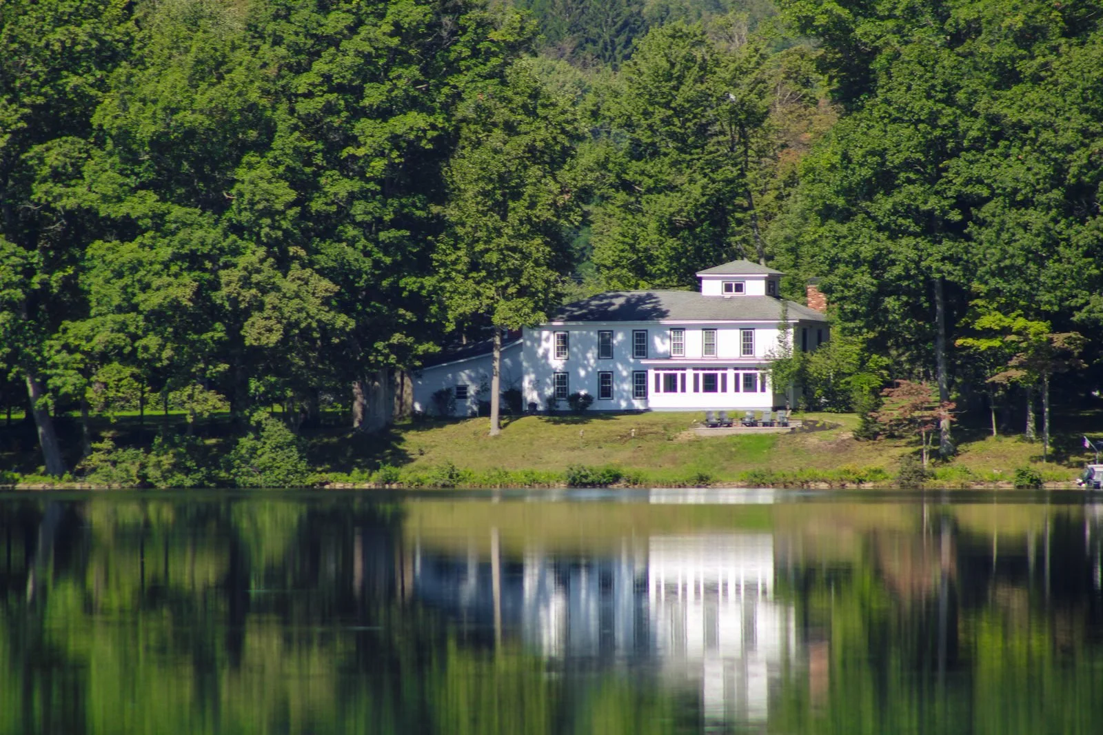 Historic Fern Island House on the water near the Dale area of the walkthrough