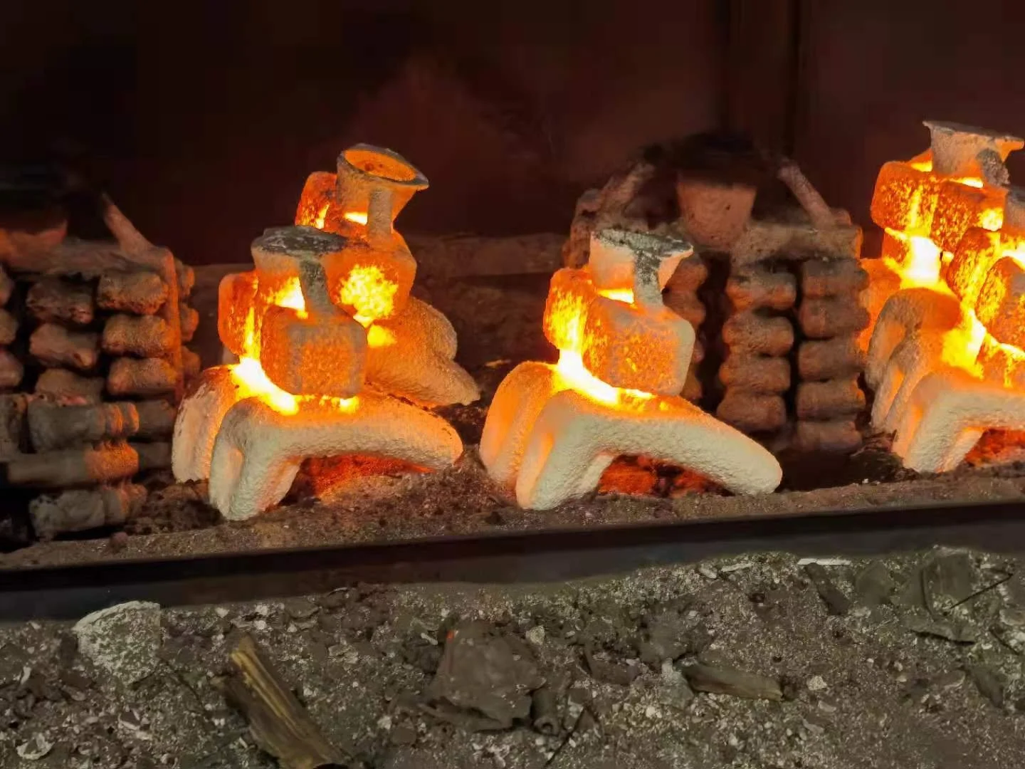 Lost-wax casting process. China factory.  Faucet moulding.