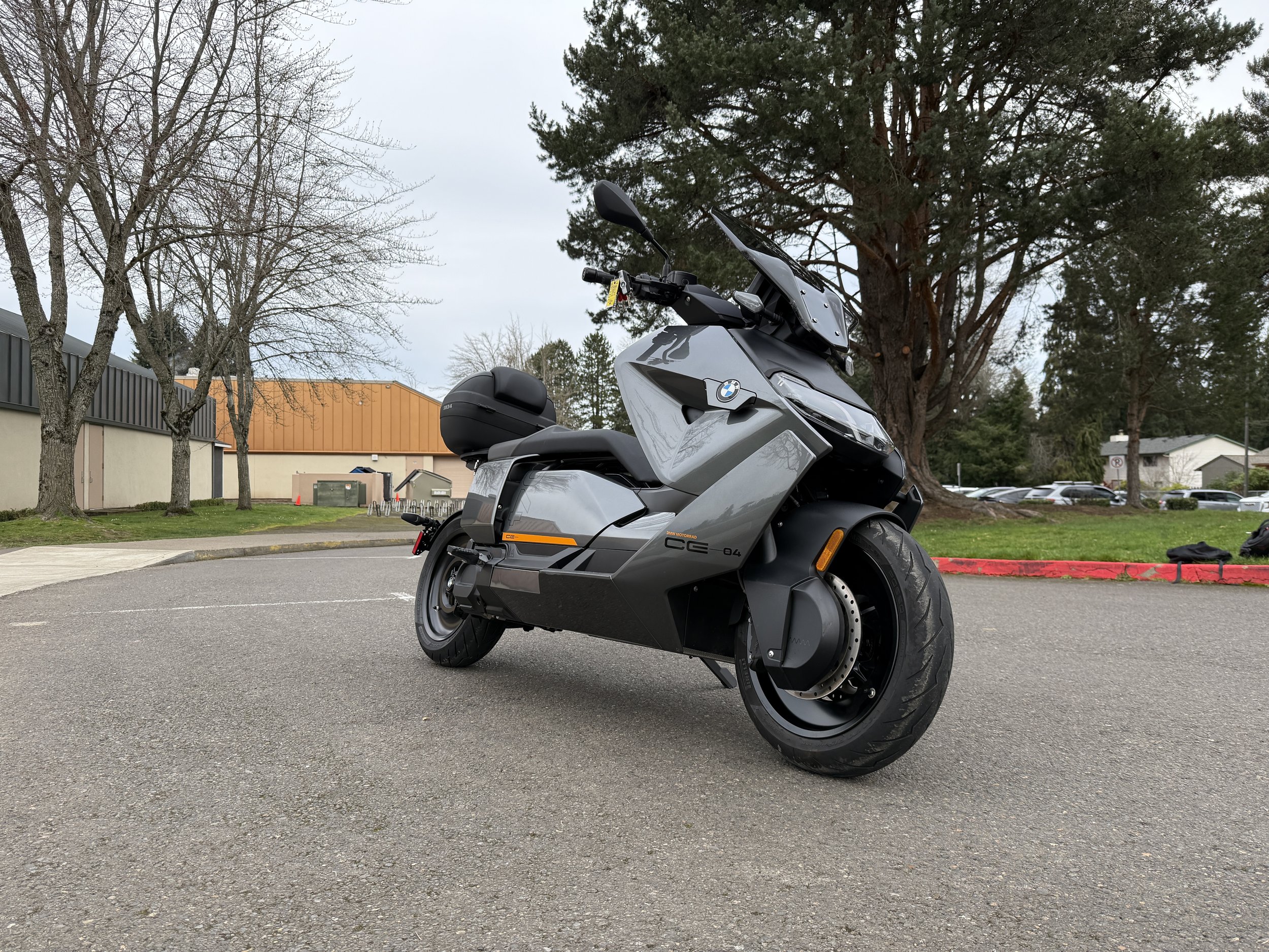 2023 BMW CE04 887 Miles.