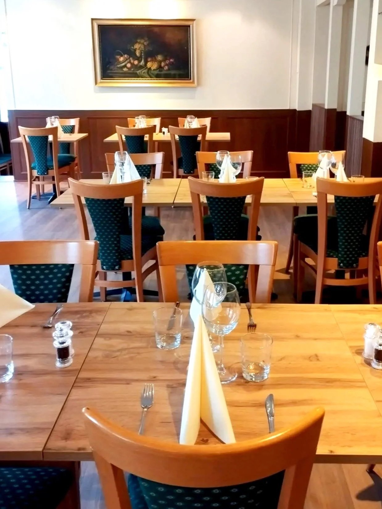 Franske vine fra Bourgogne og Bordeaux er på vinmenuen hos Bistrot La Cannelle.