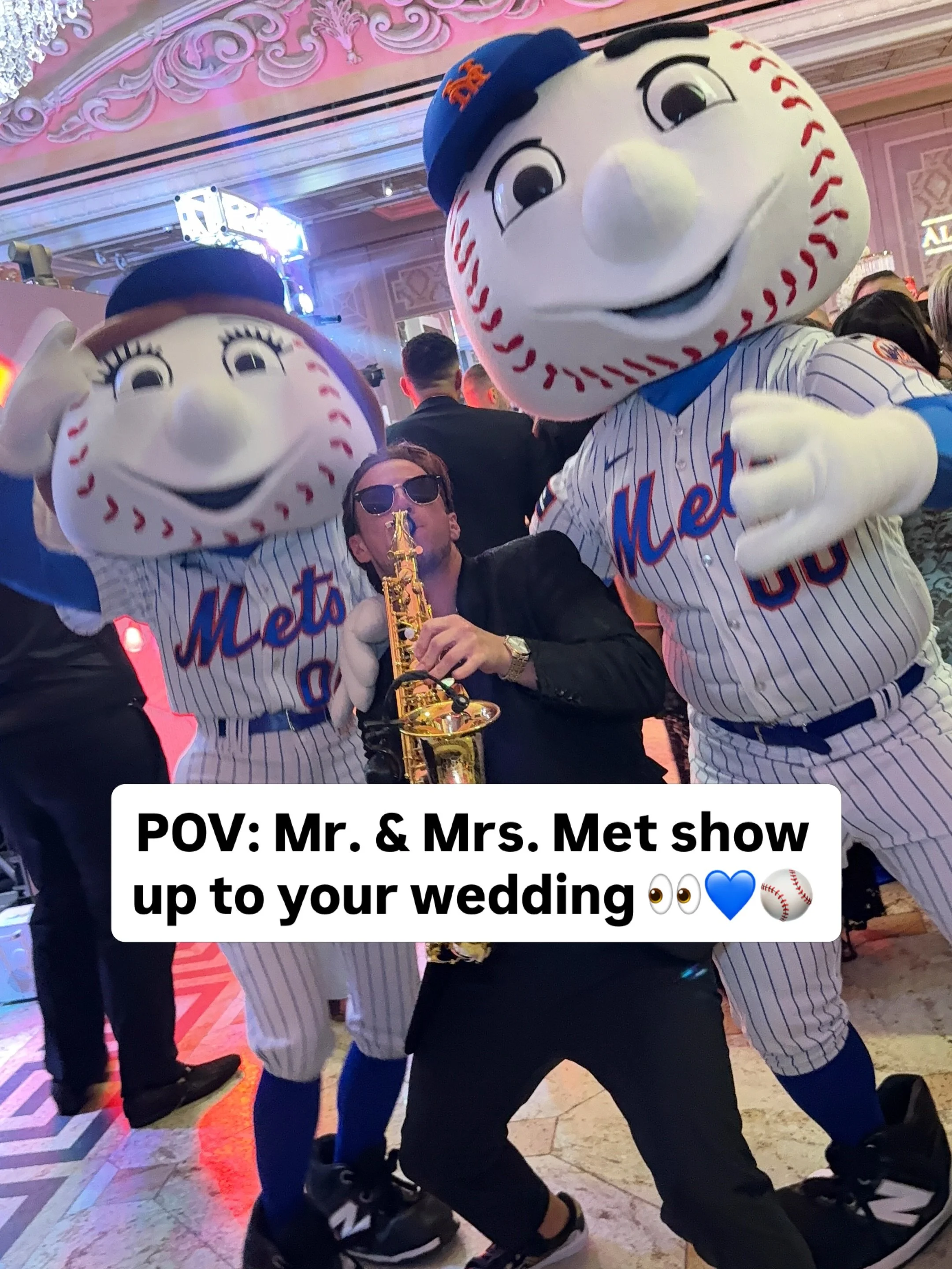 When you&rsquo;re lifelong @mets fans, you never know who&rsquo;s going to show up on your wedding day 😱

As a die-hard Met fan myself, this was a bucket-list moment for sure 💙🧡

LFGM and congrats to the new Mr. &amp; Mrs. Scalici 💍🙌

Bride &amp