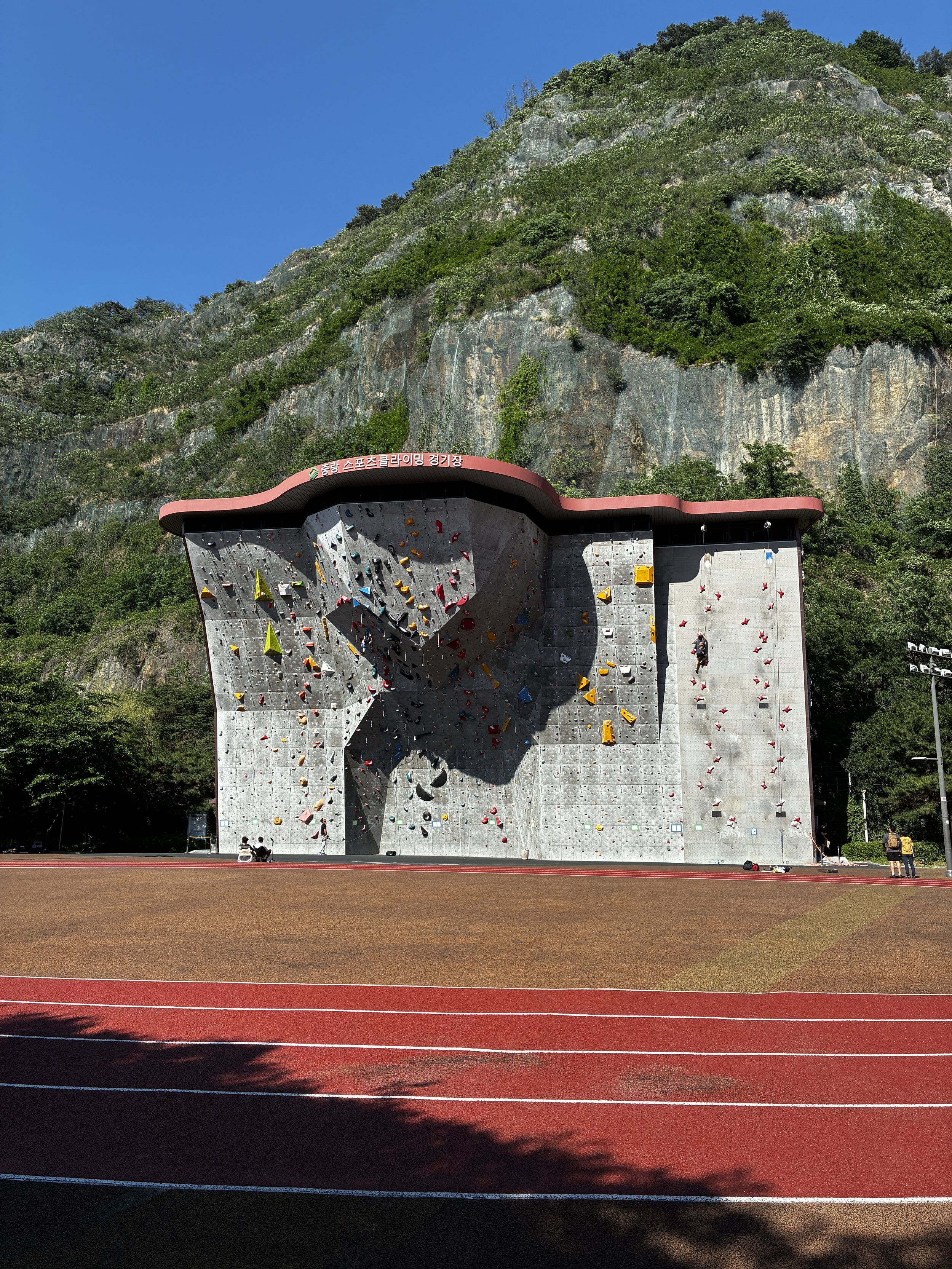 Yongmasan waterfalls and hike