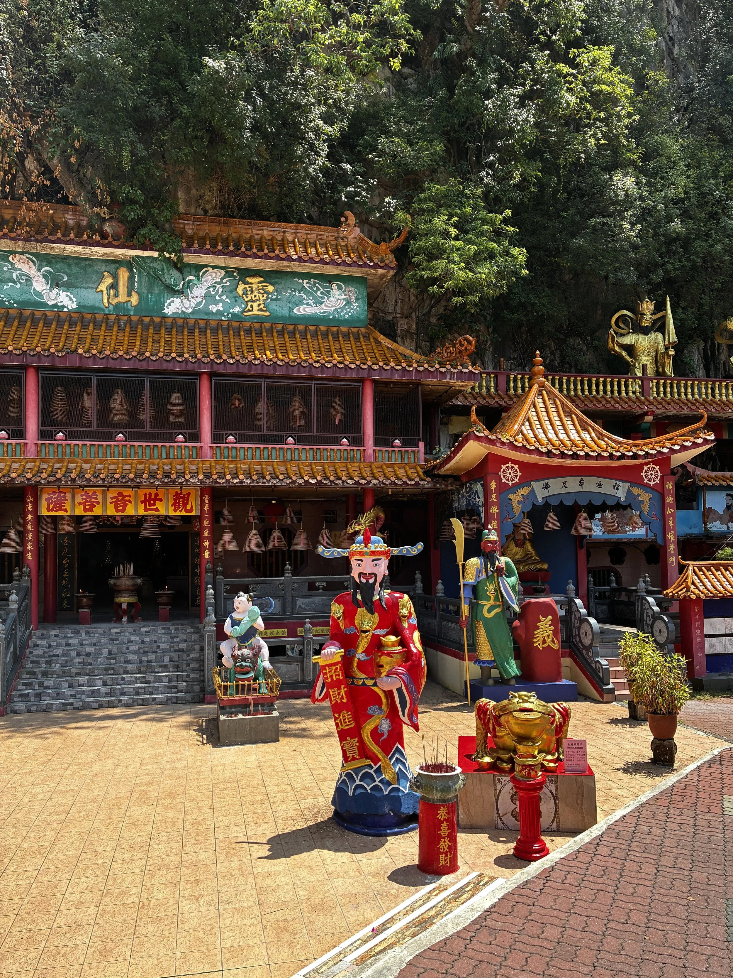 Ling Sen Tong temple