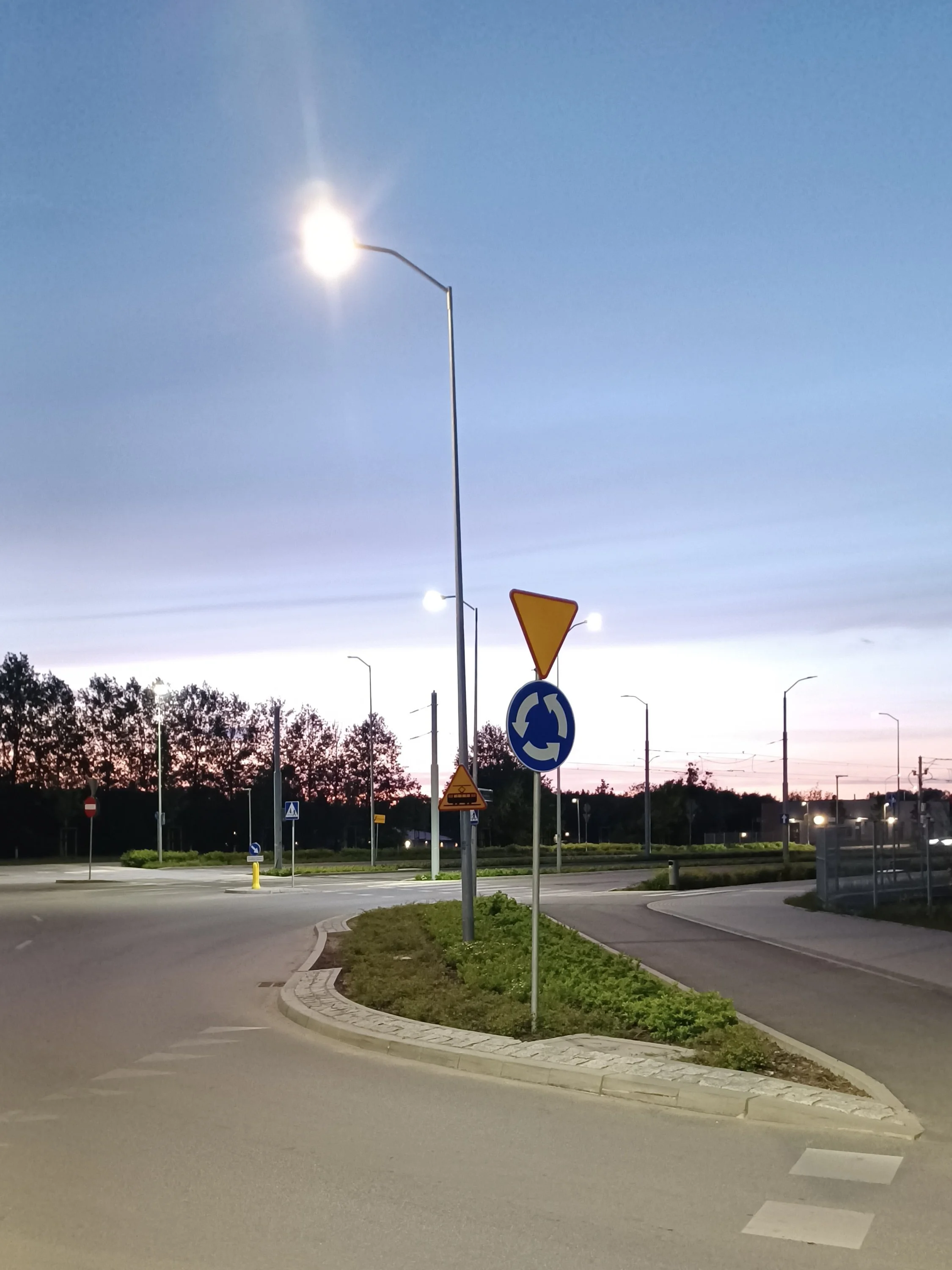 20230519_roundabout.jpg