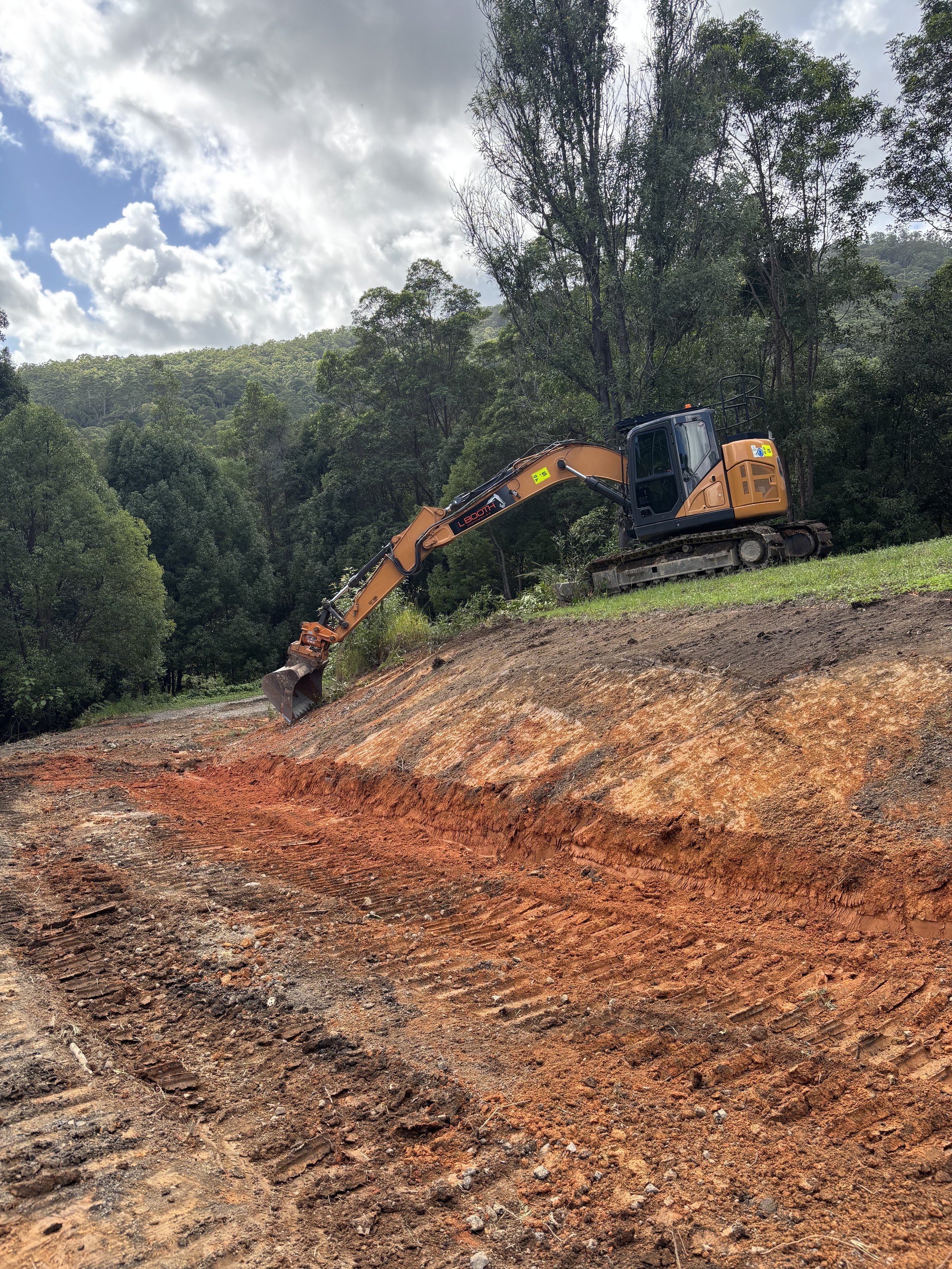 L Booth Earthmoving excavator on site in the Northern Rivers