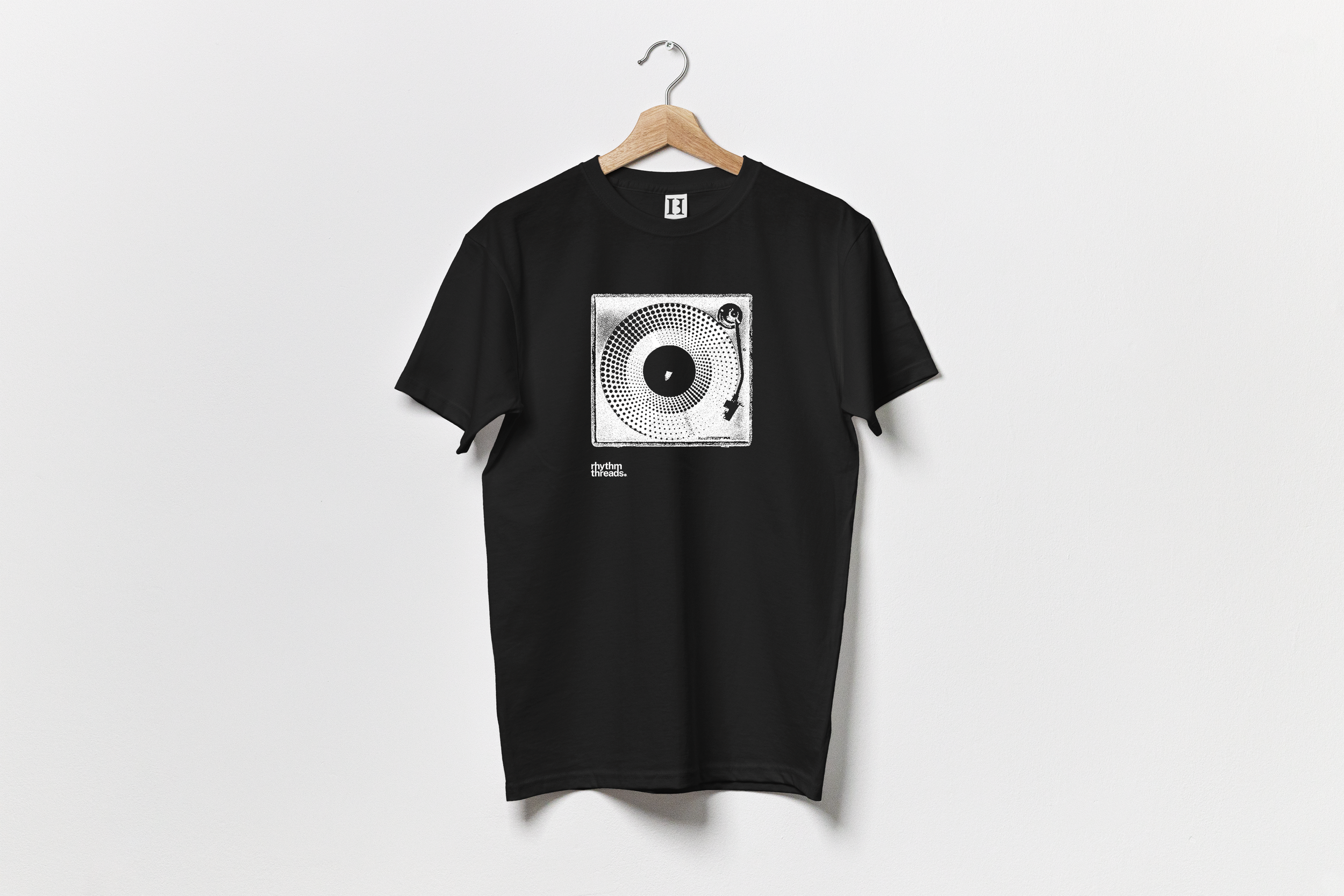 'Turntable' black T-shirt